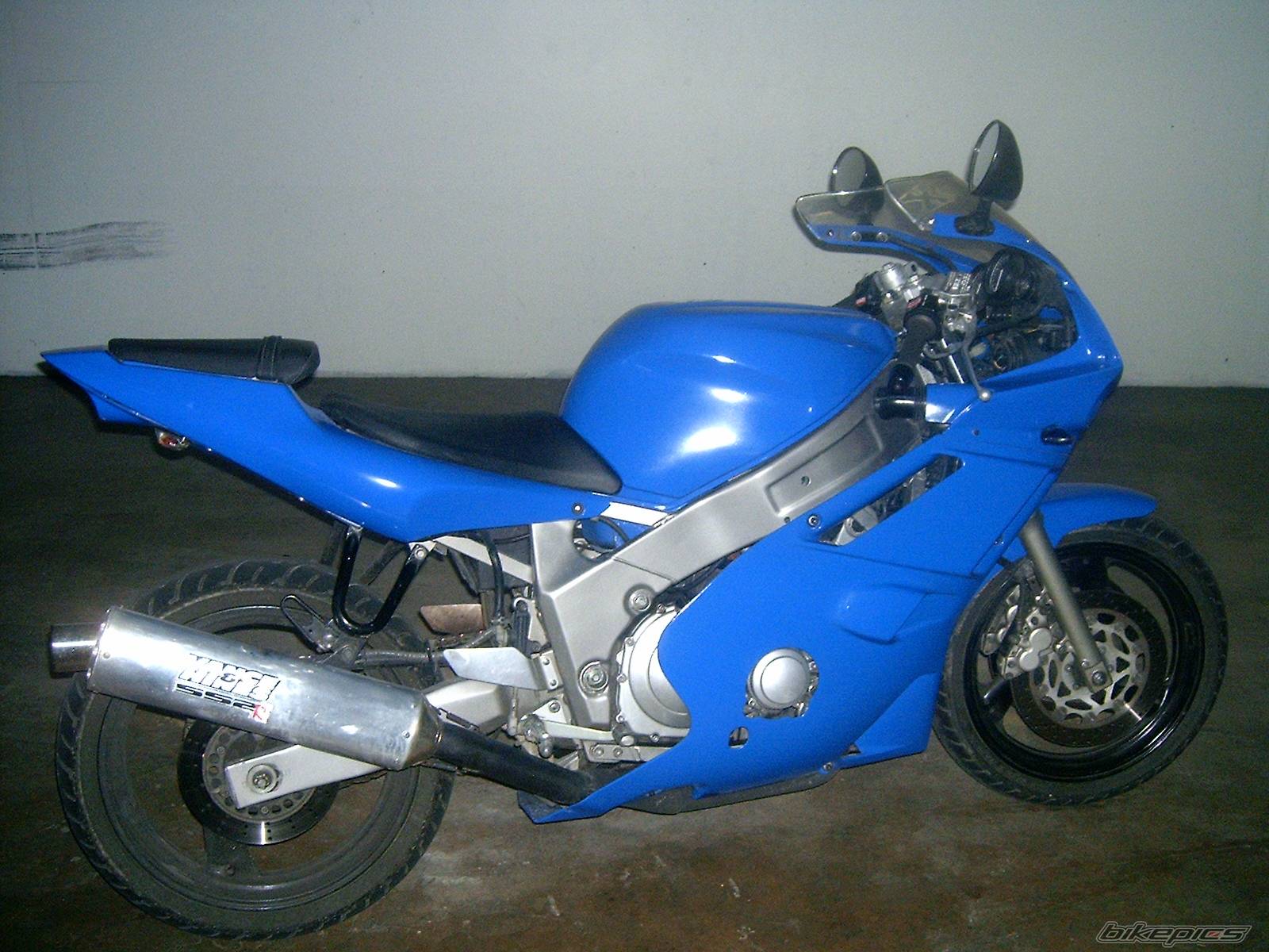1992 YAMAHA FZR 600 | Picture 218073 motorcycle photo