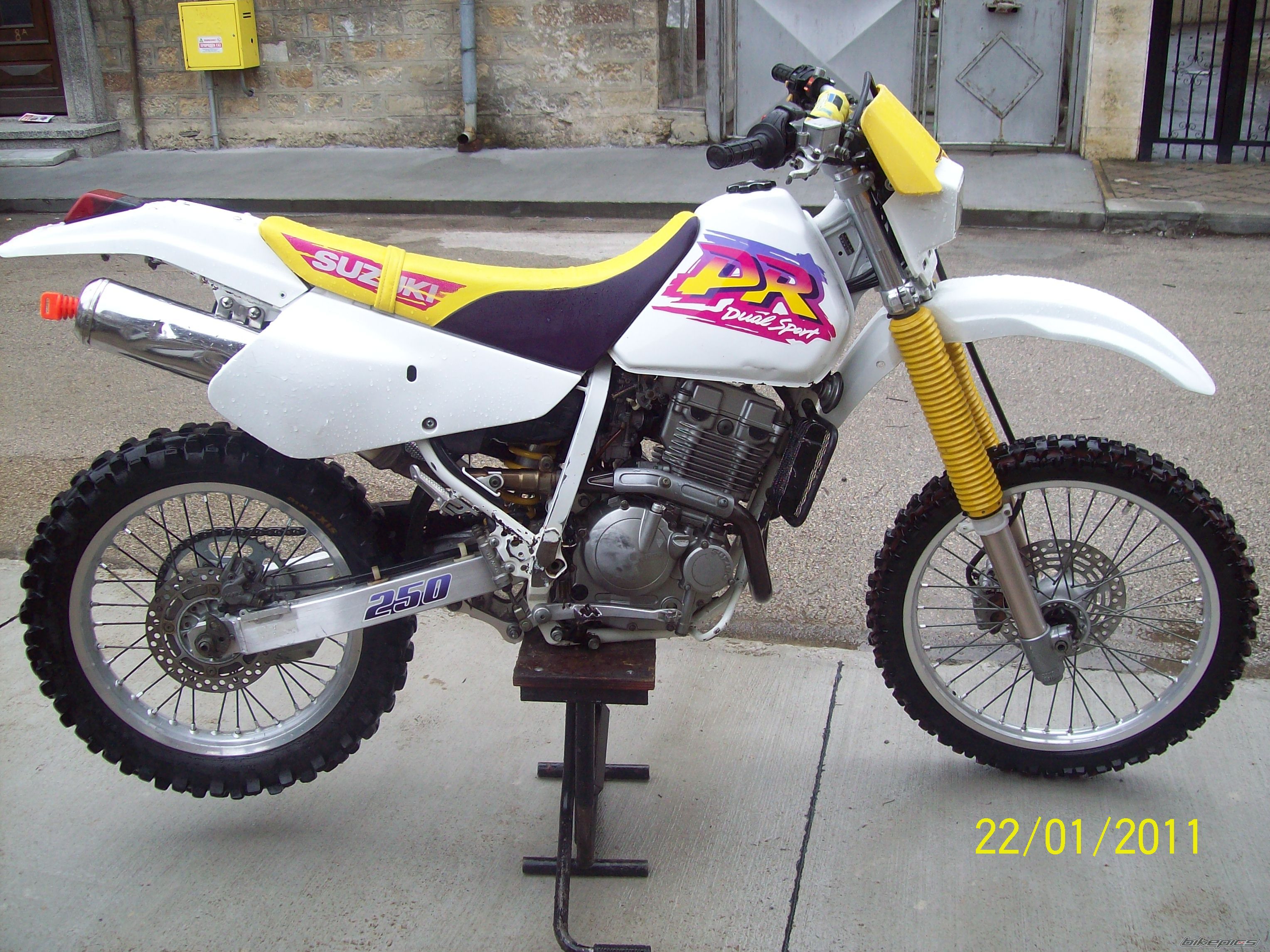 1996 SUZUKI DR 250 | Picture 2181069 motorcycle photo