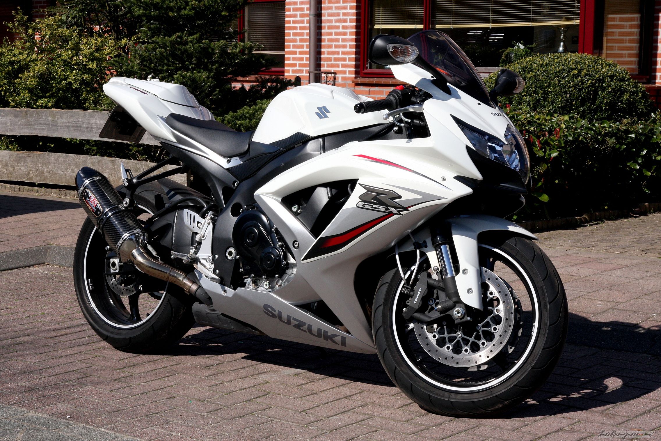 2010 SUZUKI GSX R 750 | Picture 2181833 motorcycle photo