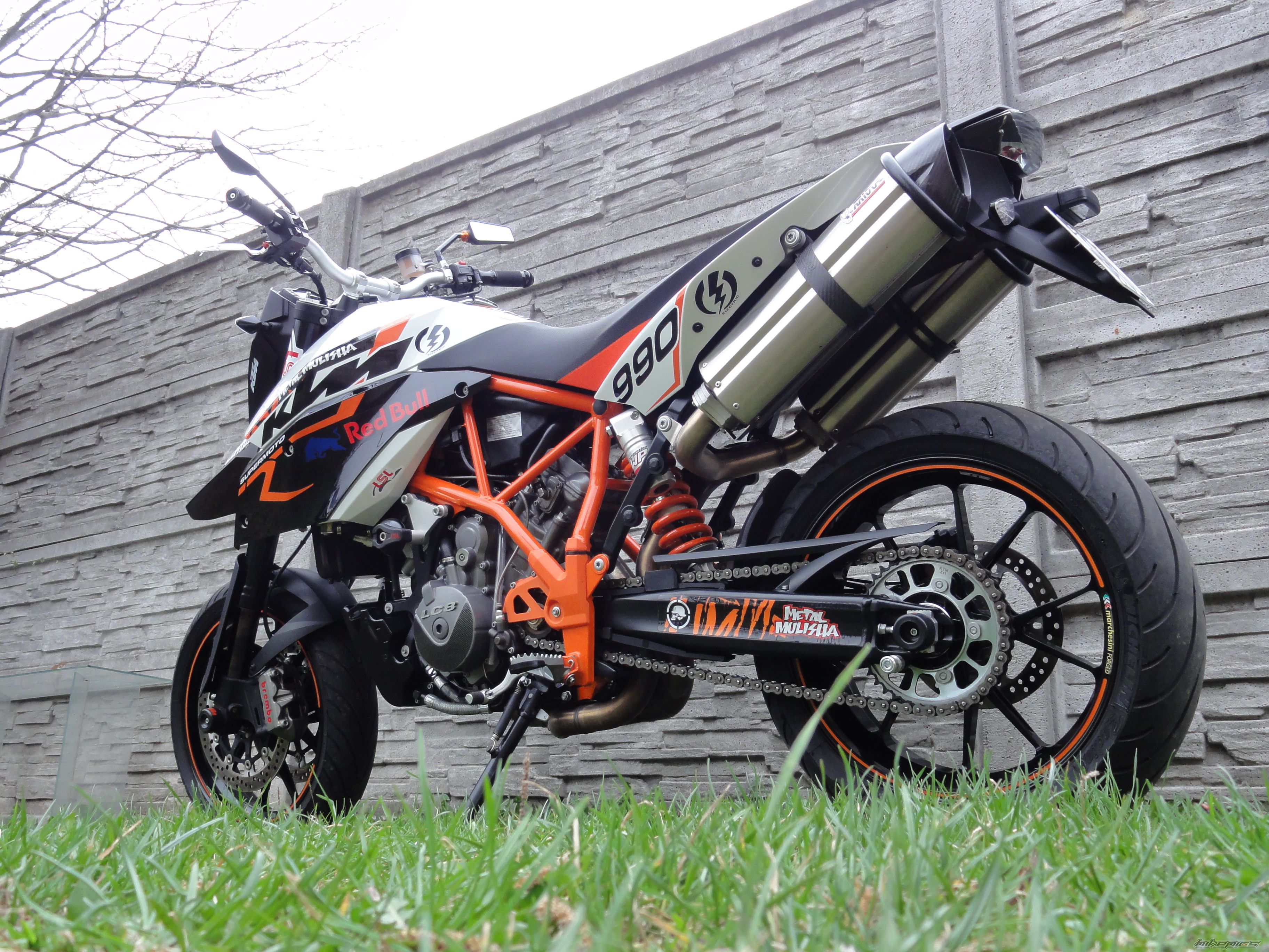 2010 KTM 990 SUPERMOTO | Picture 2186136 motorcycle photo