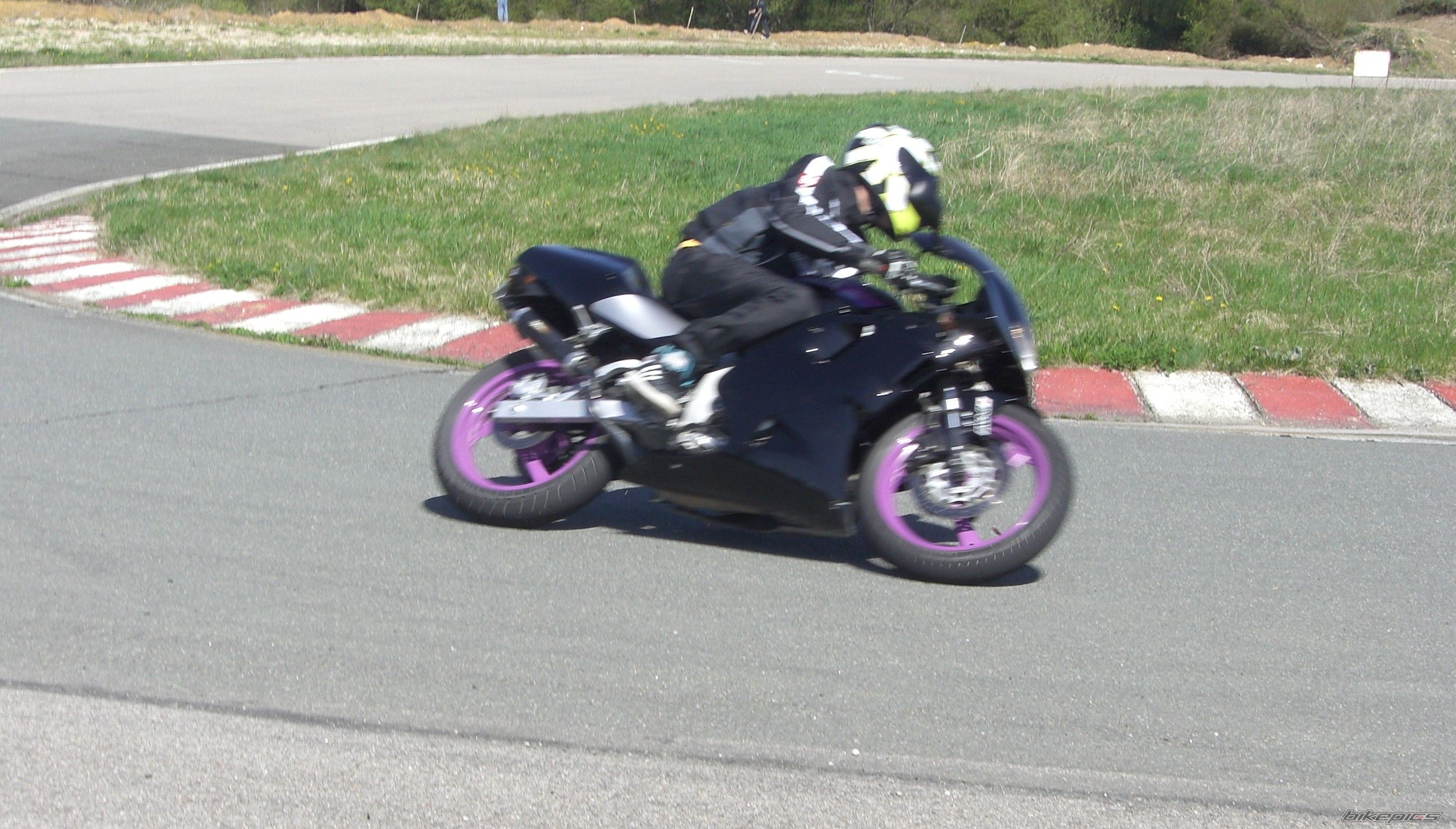 1997 YAMAHA TZR 125 | Picture 2186467 motorcycle photo