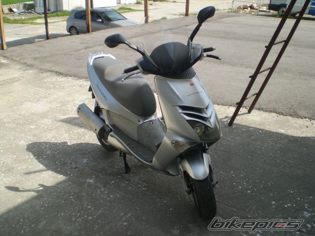2001 APRILIA LEONARDO 125 | Picture 2186499 motorcycle photo