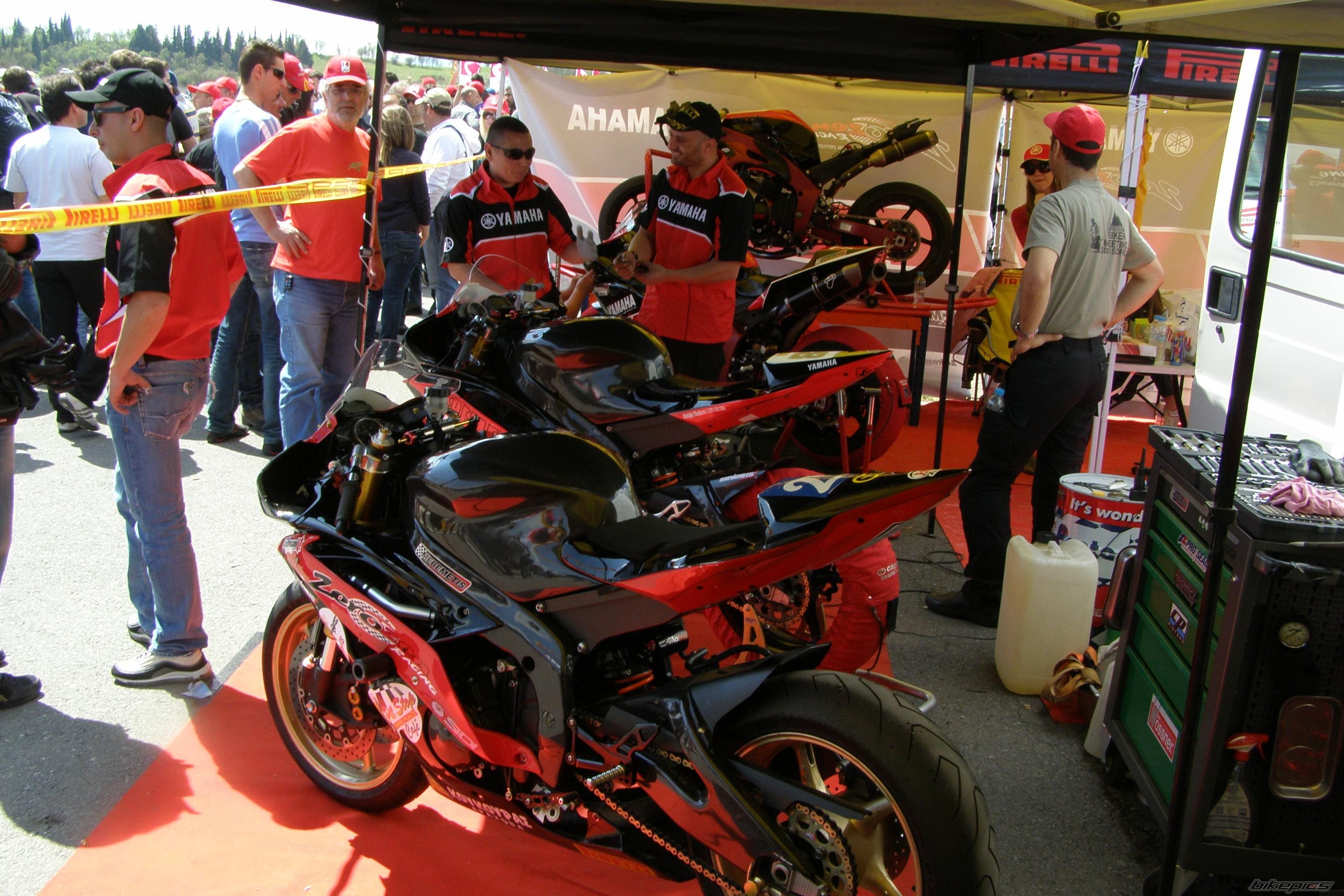 2009 YAMAHA YZF R1 | Picture 2187196 motorcycle photo