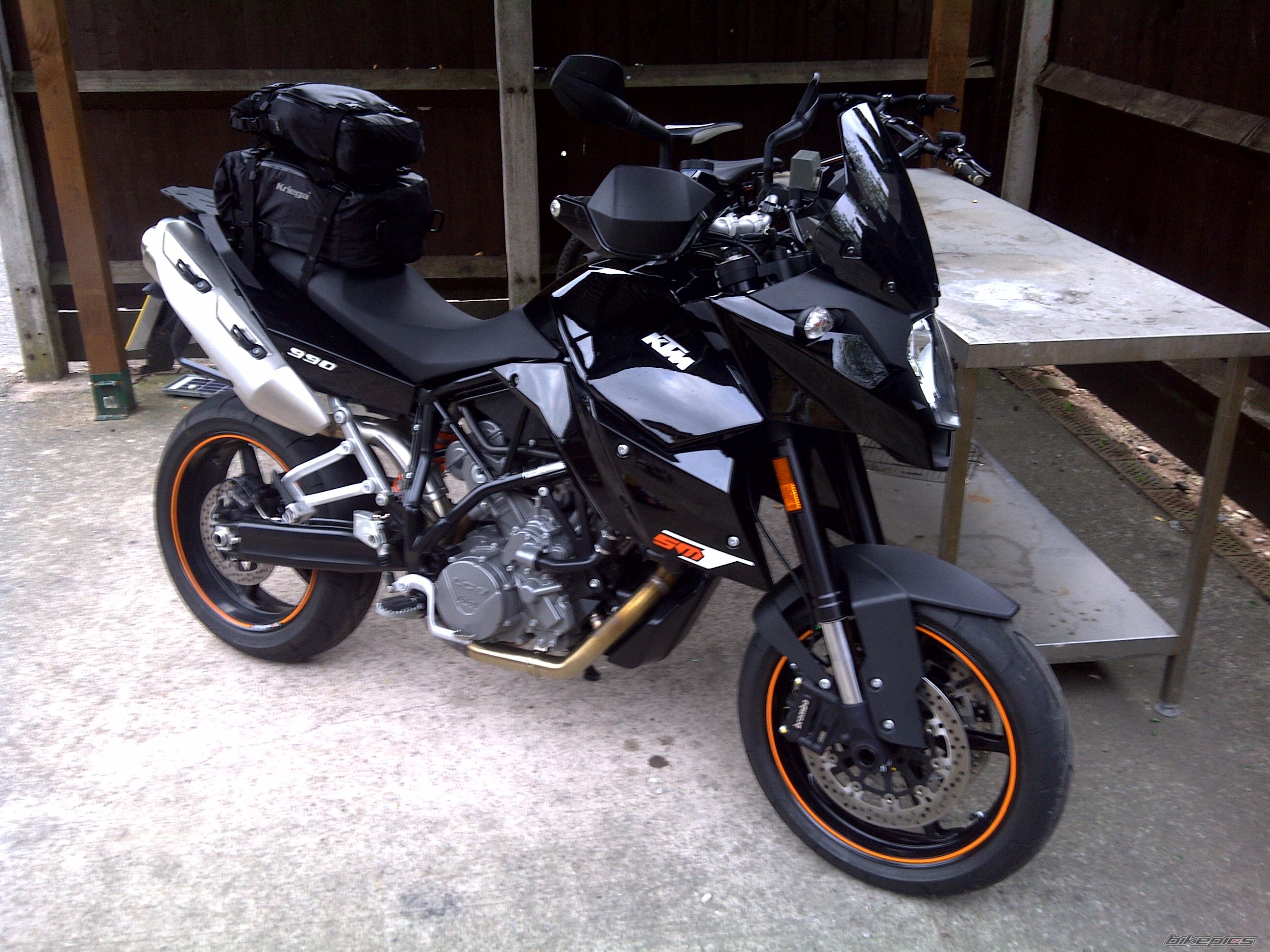 2011 KTM 990 SUPERMOTO | Picture 2187921 motorcycle photo