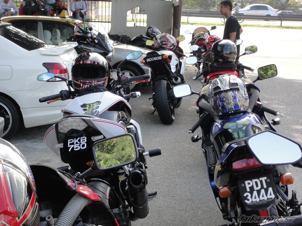 2011 KAWASAKI Z 750 | Picture 2191227 motorcycle photo