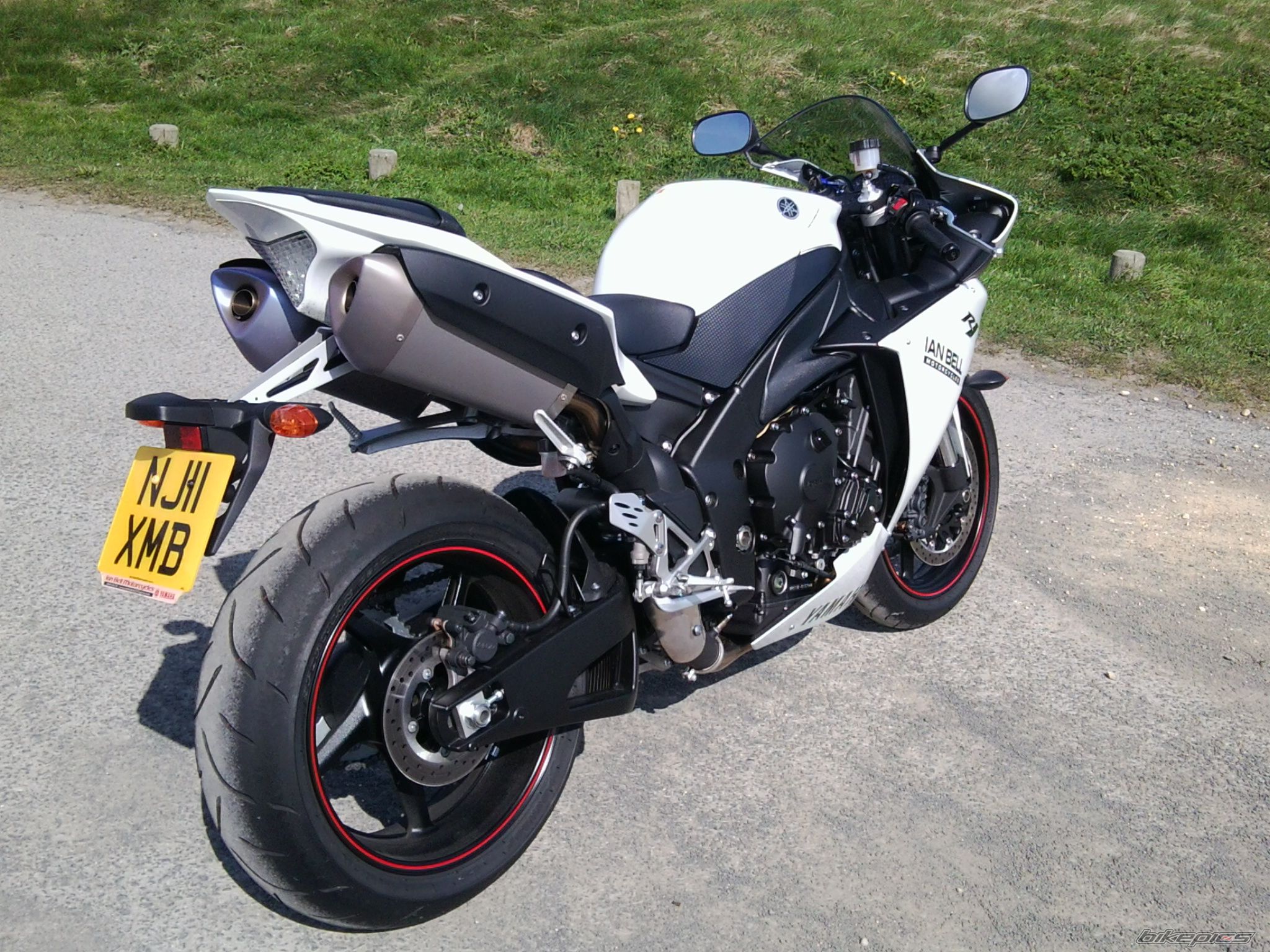 2011 YAMAHA YZF R1 | Picture 2191464 motorcycle photo
