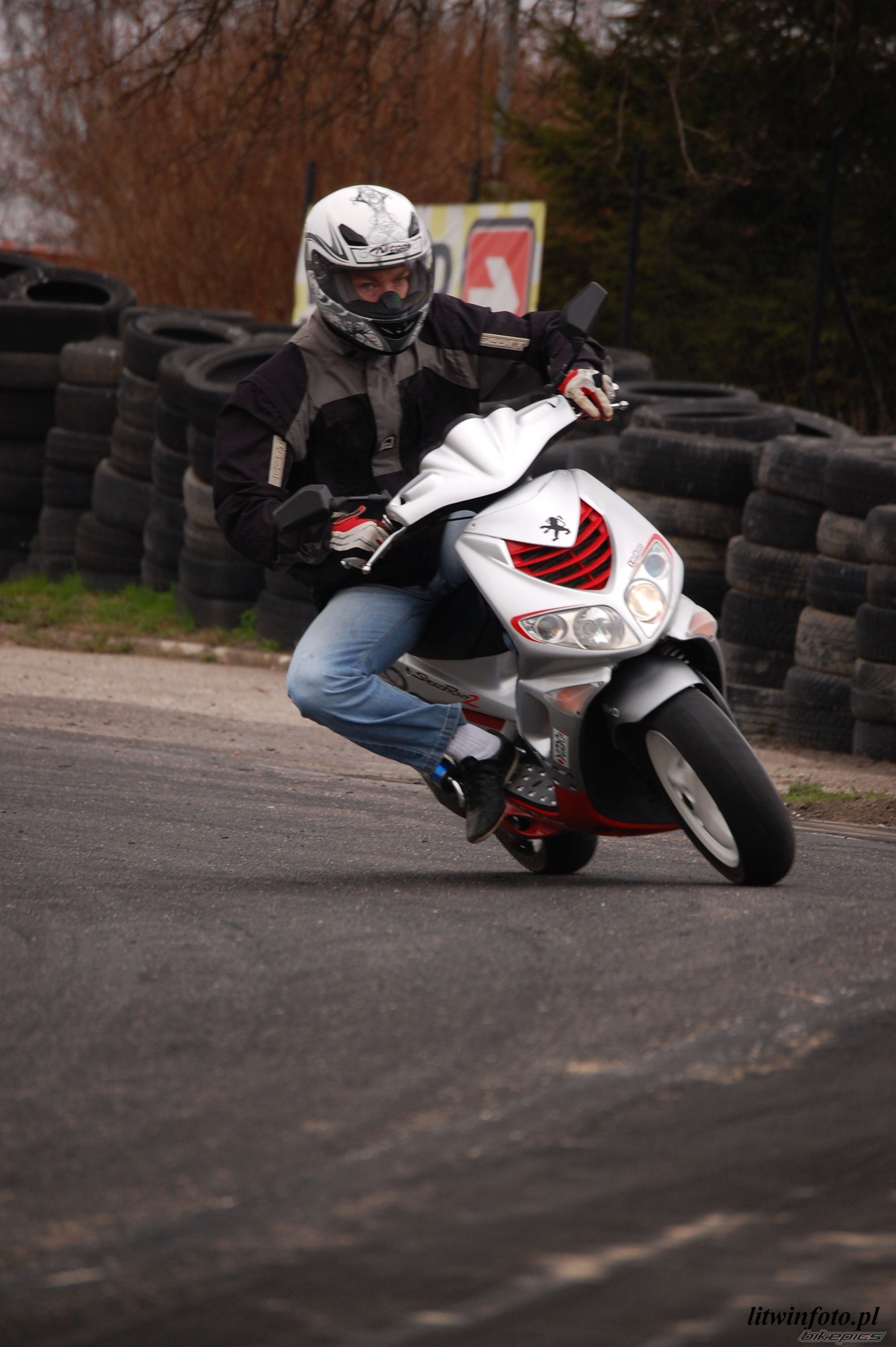 2003 PEUGEOT SPEEDFIGHT2 50 | Picture 2191542 motorcycle photo