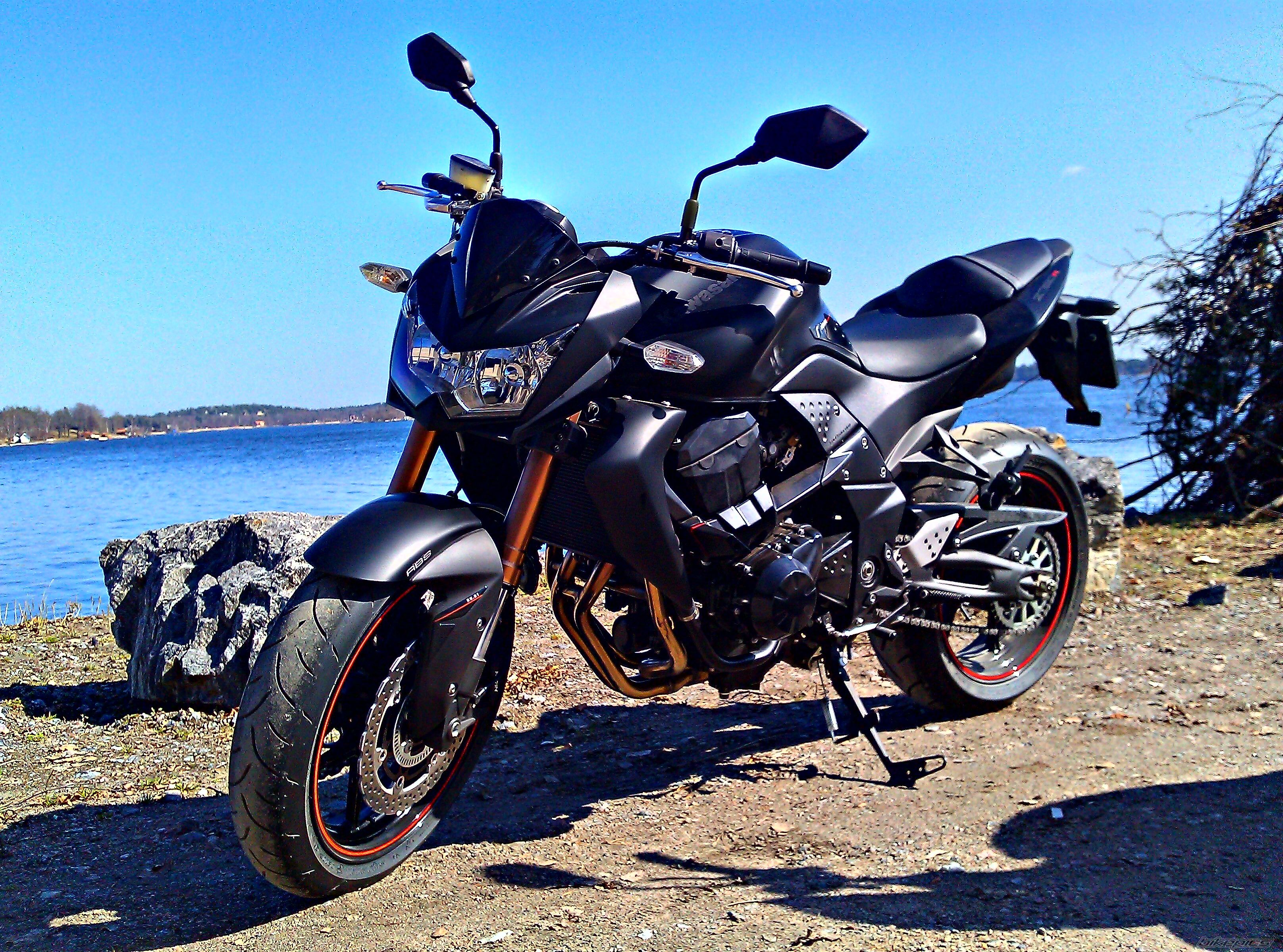 2011 KAWASAKI Z 750 R | Picture 2192401 motorcycle photo