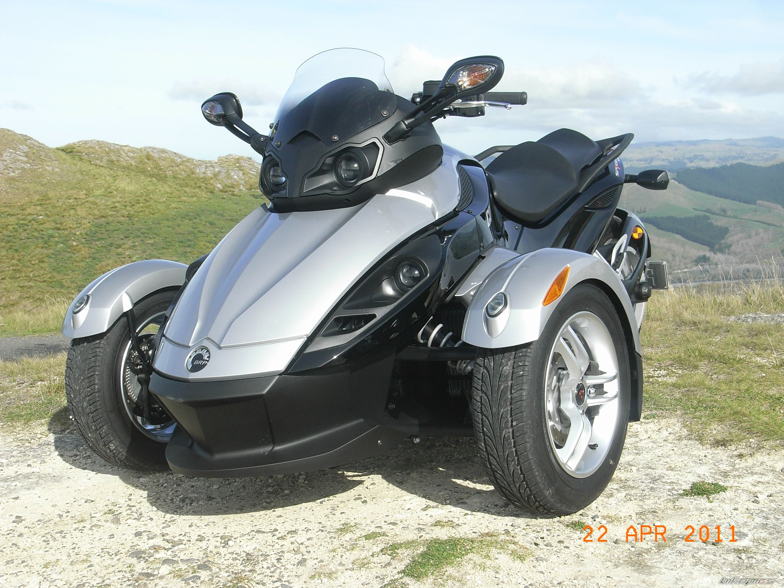 2010 CAN AM SPYDER RS | Picture 2193080 motorcycle photo