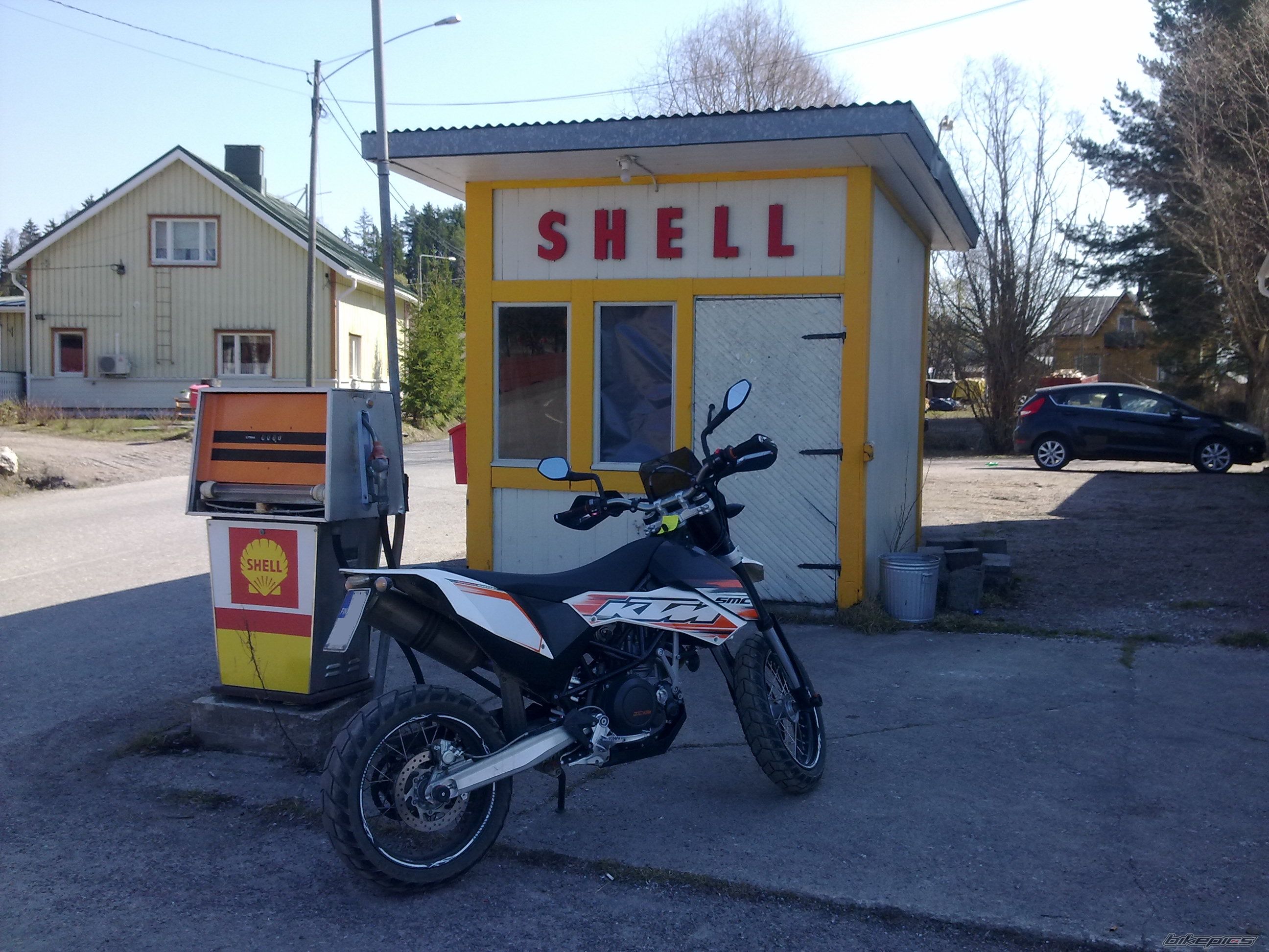 2009 KTM 690 SUPERMOTO | Picture 2195449 motorcycle photo