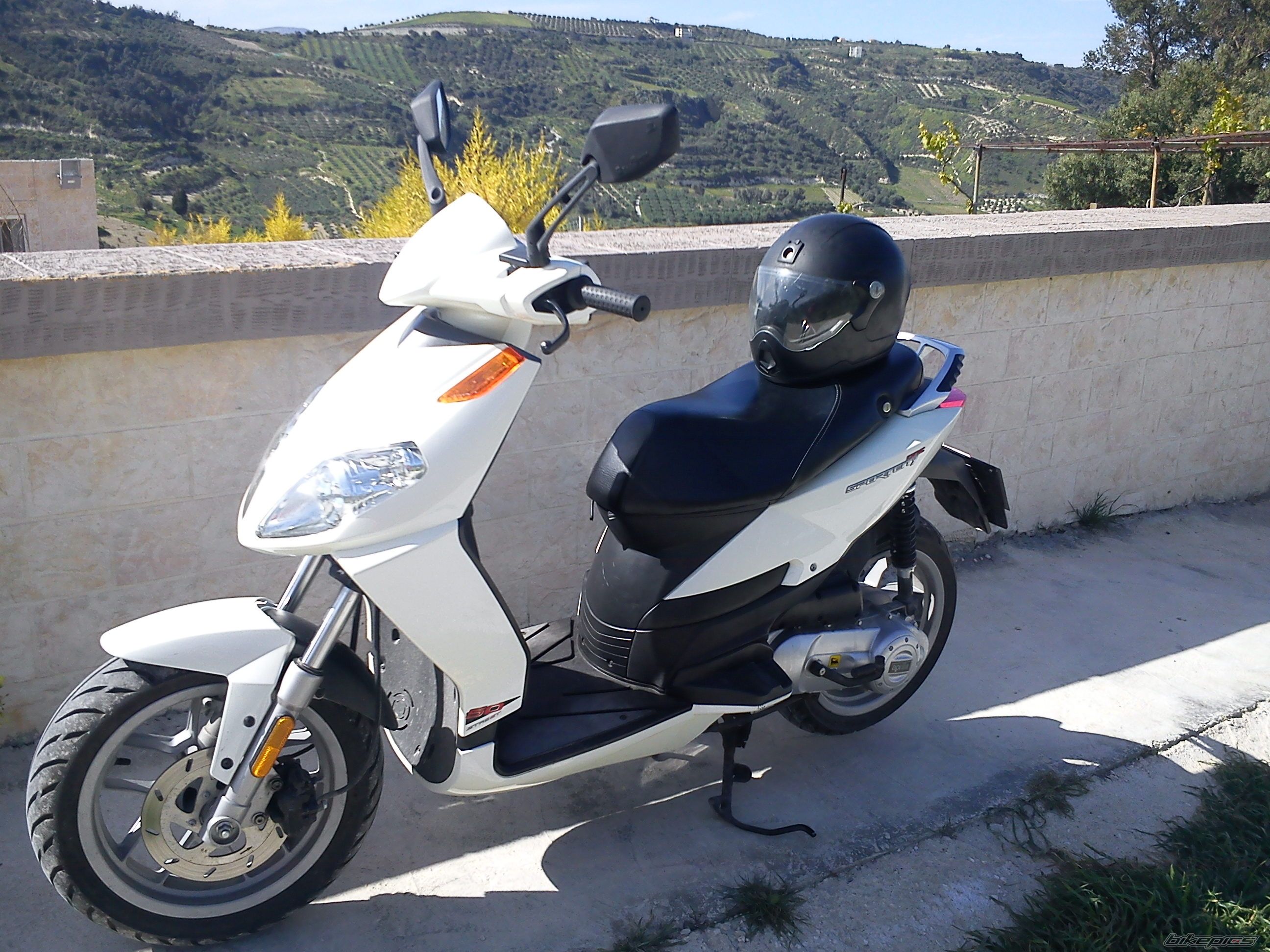 2010 APRILIA SPORTCITY 125 | Picture 2195469 motorcycle photo