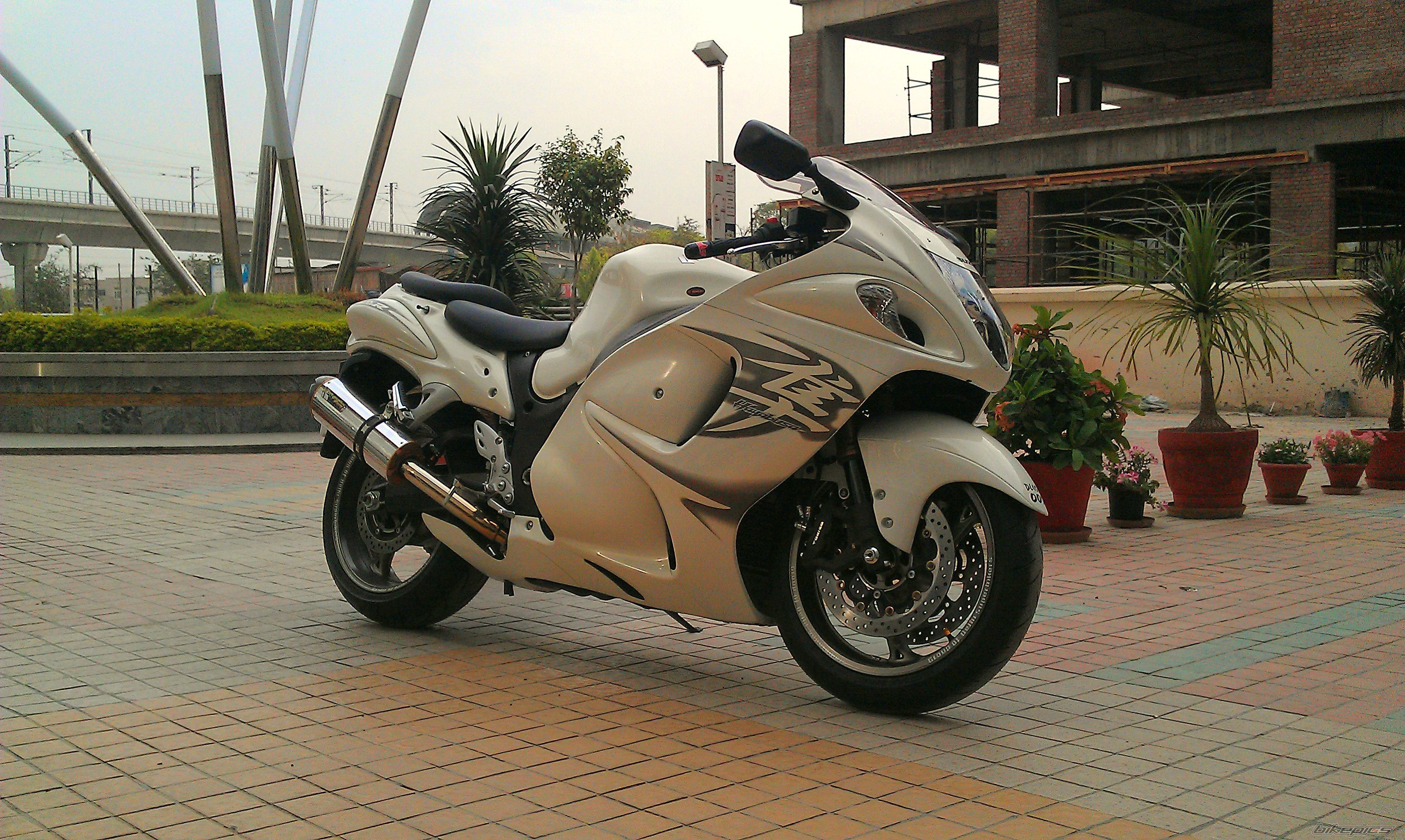 2011 SUZUKI HAYABUSA | Picture 2198078 motorcycle photo