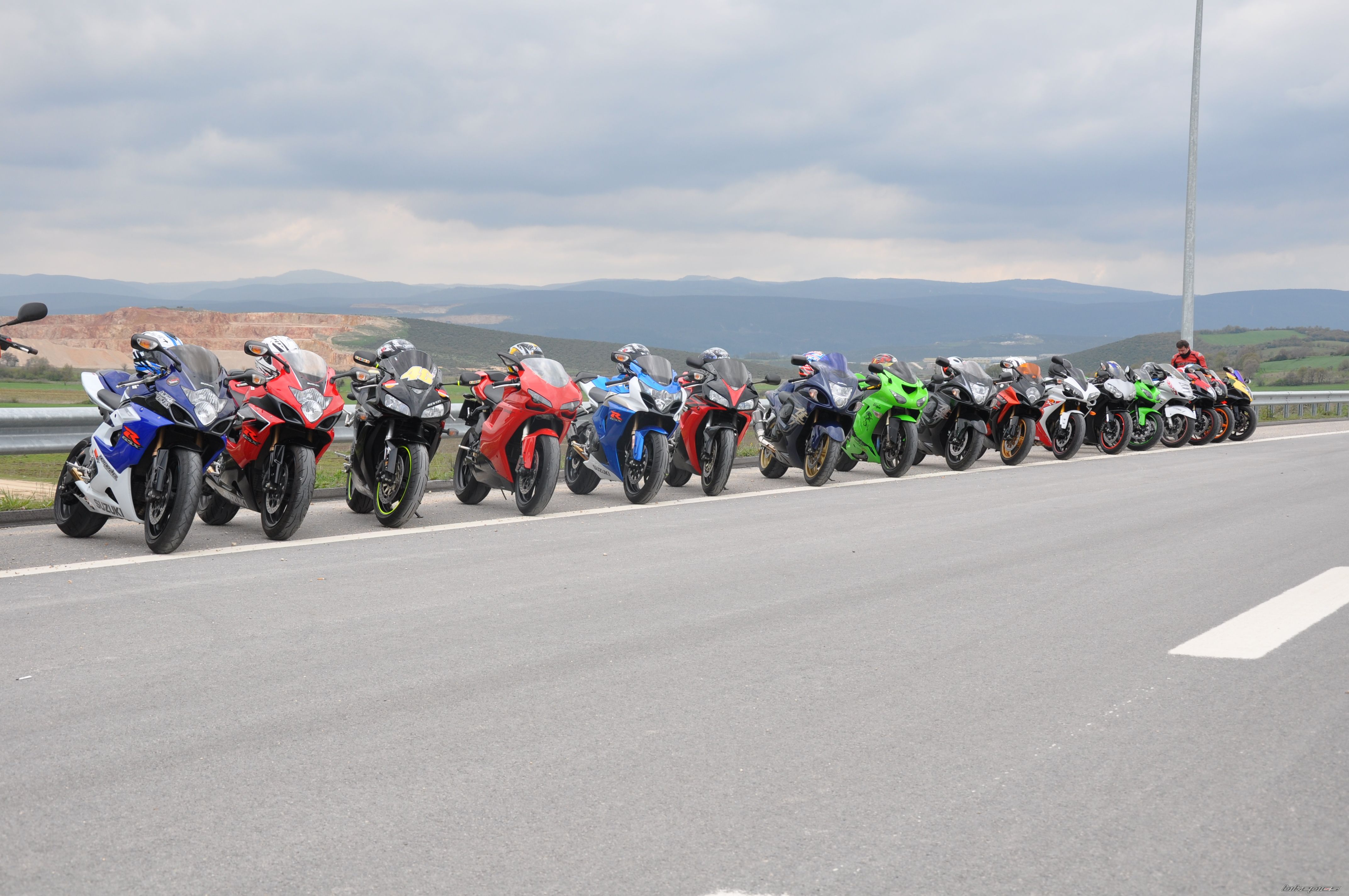 2007 YAMAHA YZF R1 | Picture 2200611 motorcycle photo