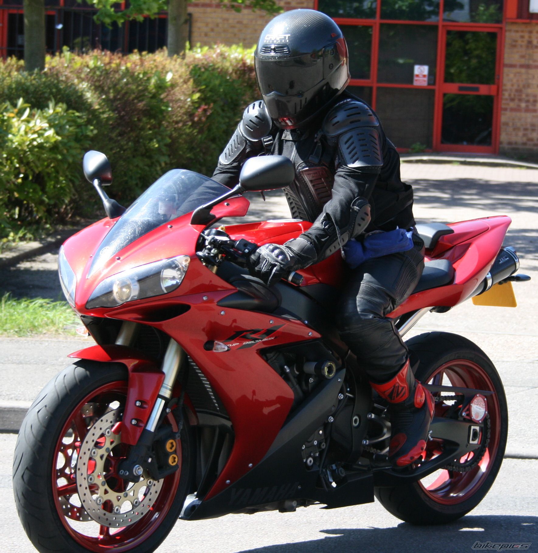 2006 YAMAHA YZF R1 | Picture 2200655 motorcycle photo