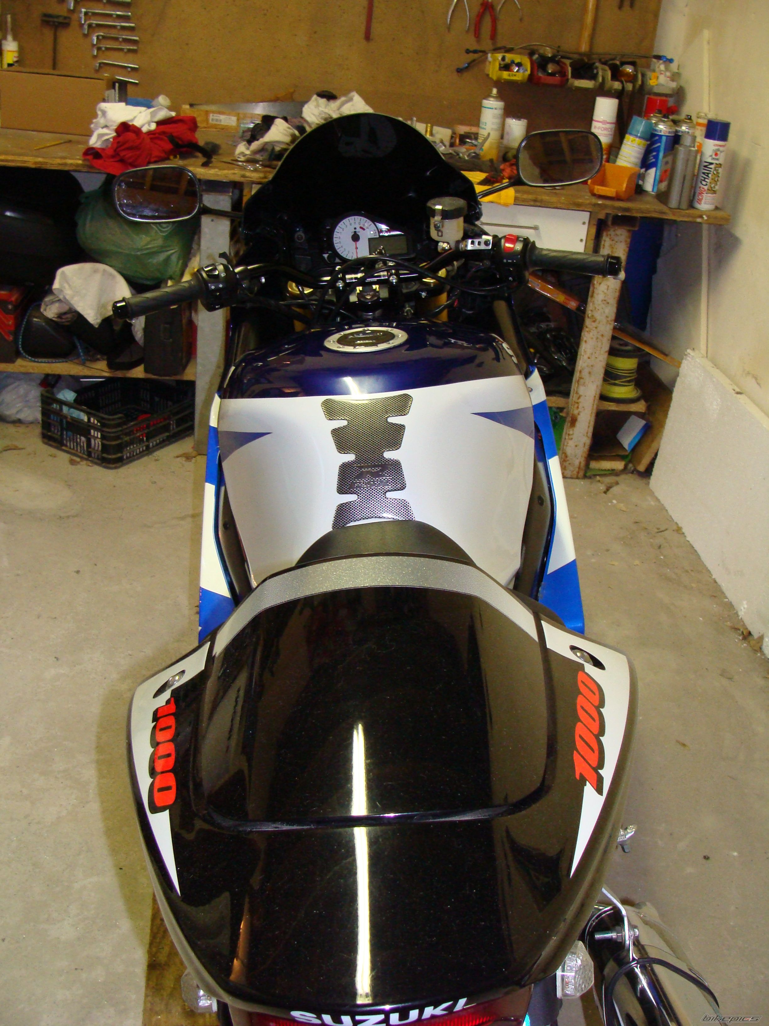 2001 SUZUKI GSX R 1000 | Picture 2200927 motorcycle photo