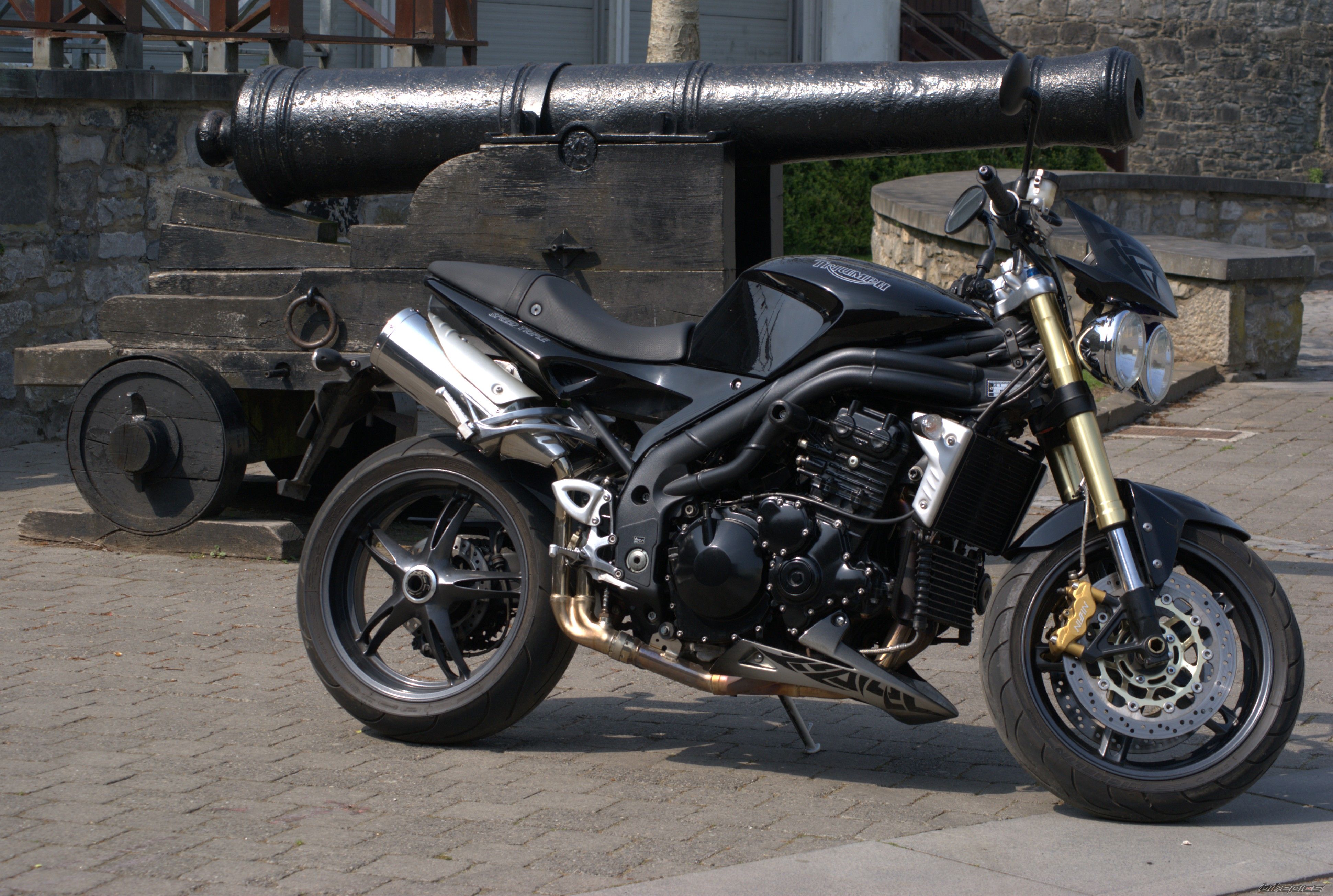 2005 TRIUMPH SPEED TRIPLE | Picture 2200949 motorcycle photo