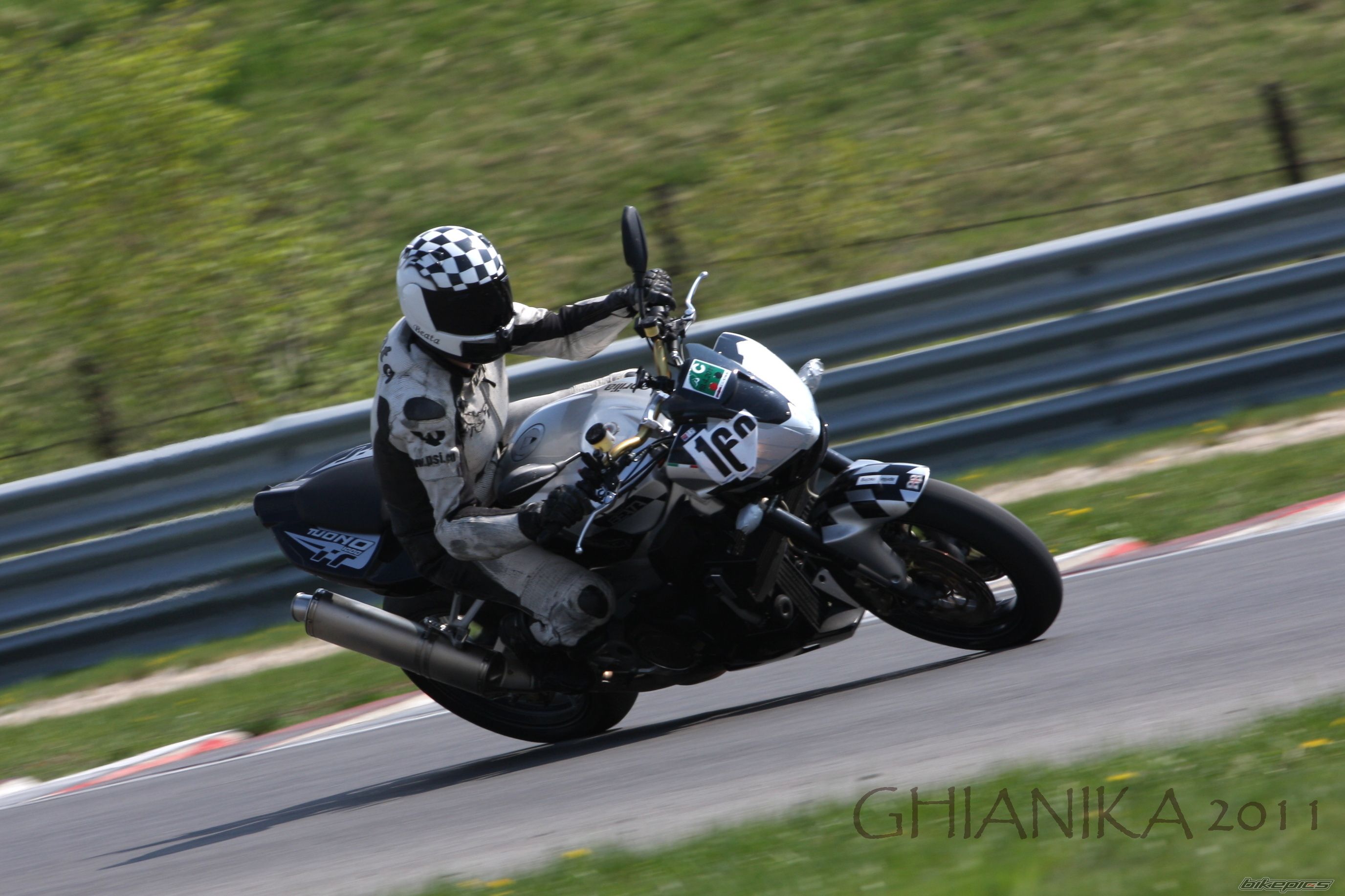 2009 APRILIA RSV MILLE TUONO | Picture 2201276 motorcycle photo
