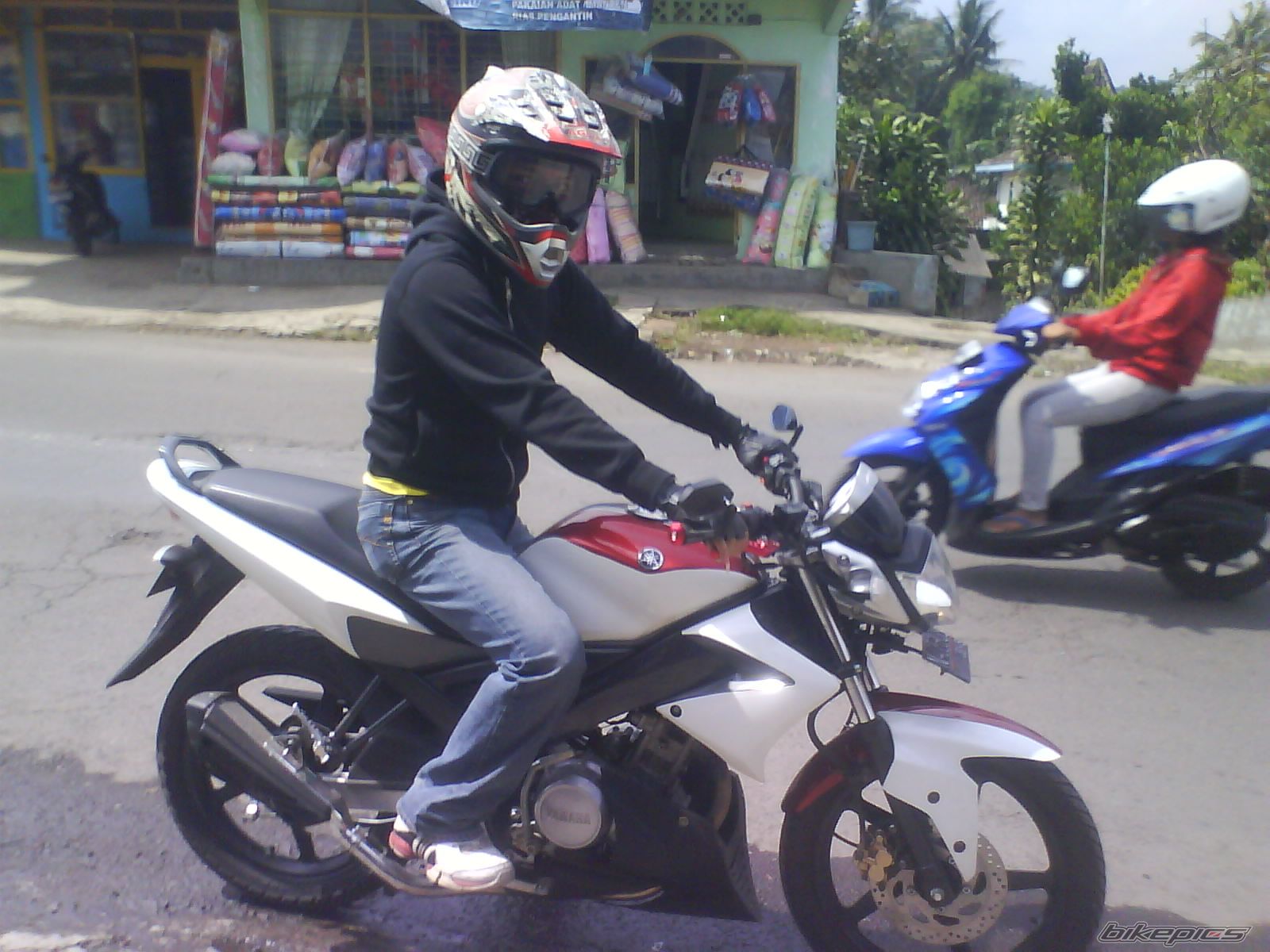 2010 YAMAHA FZ 150 | Picture 2201586 motorcycle photo