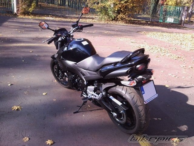 2010 SUZUKI GSR 600 | Picture 2202877 motorcycle photo
