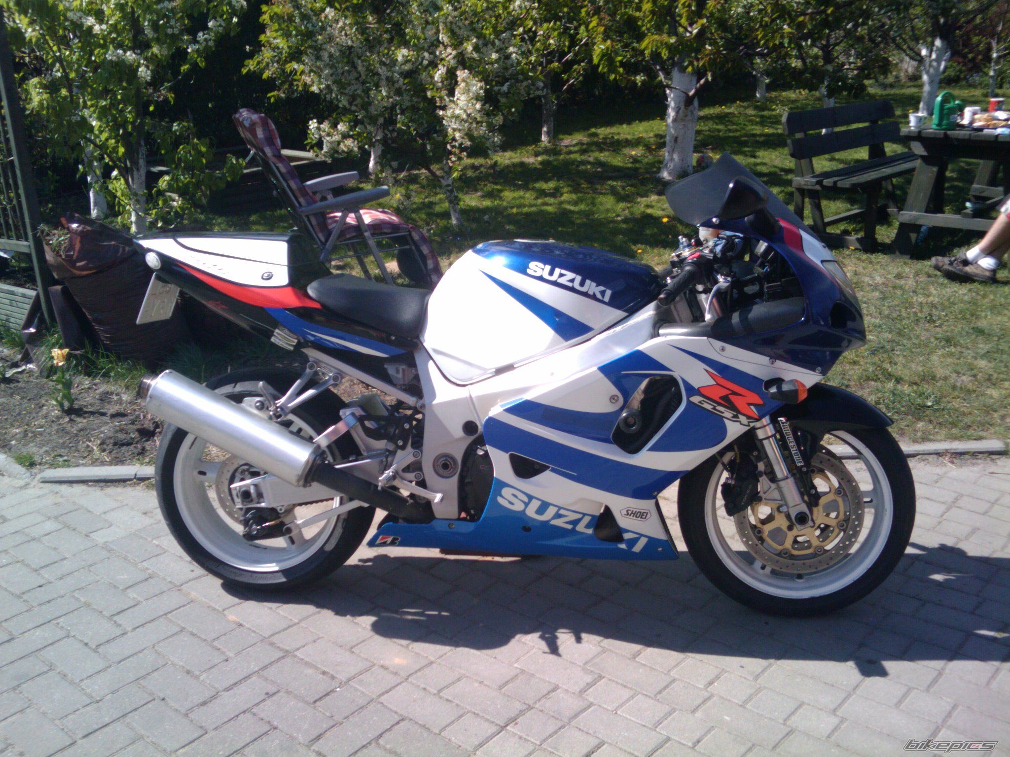 2001 SUZUKI GSX R 750 | Picture 2204768 motorcycle photo