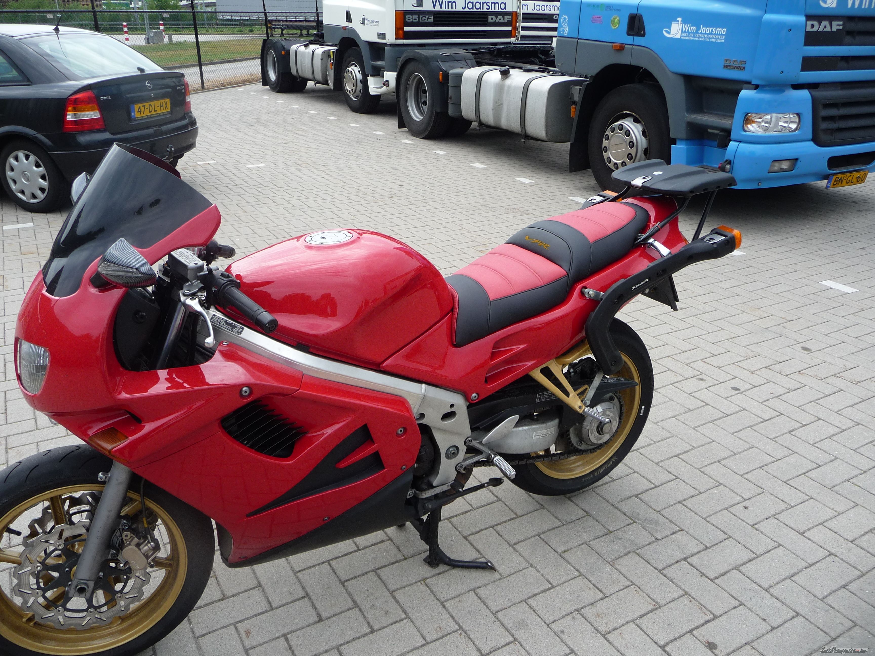1994 HONDA VFR 750 | Picture 2205084 motorcycle photo