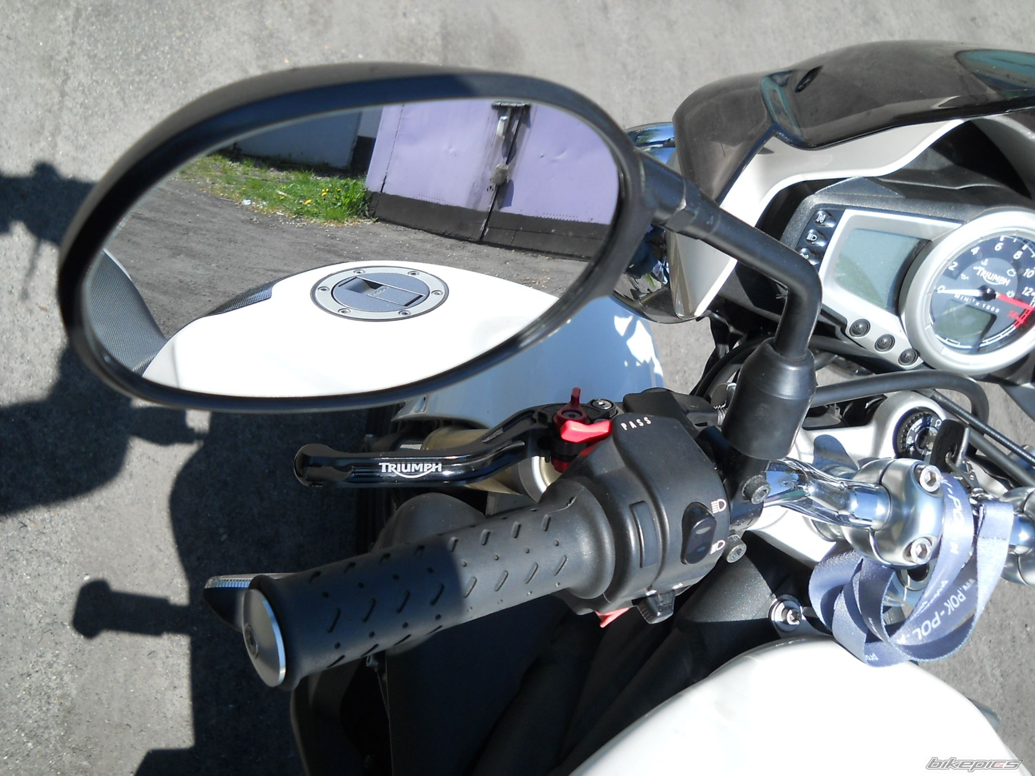 2008 TRIUMPH STREET TRIPLE | Picture 2205085 motorcycle photo