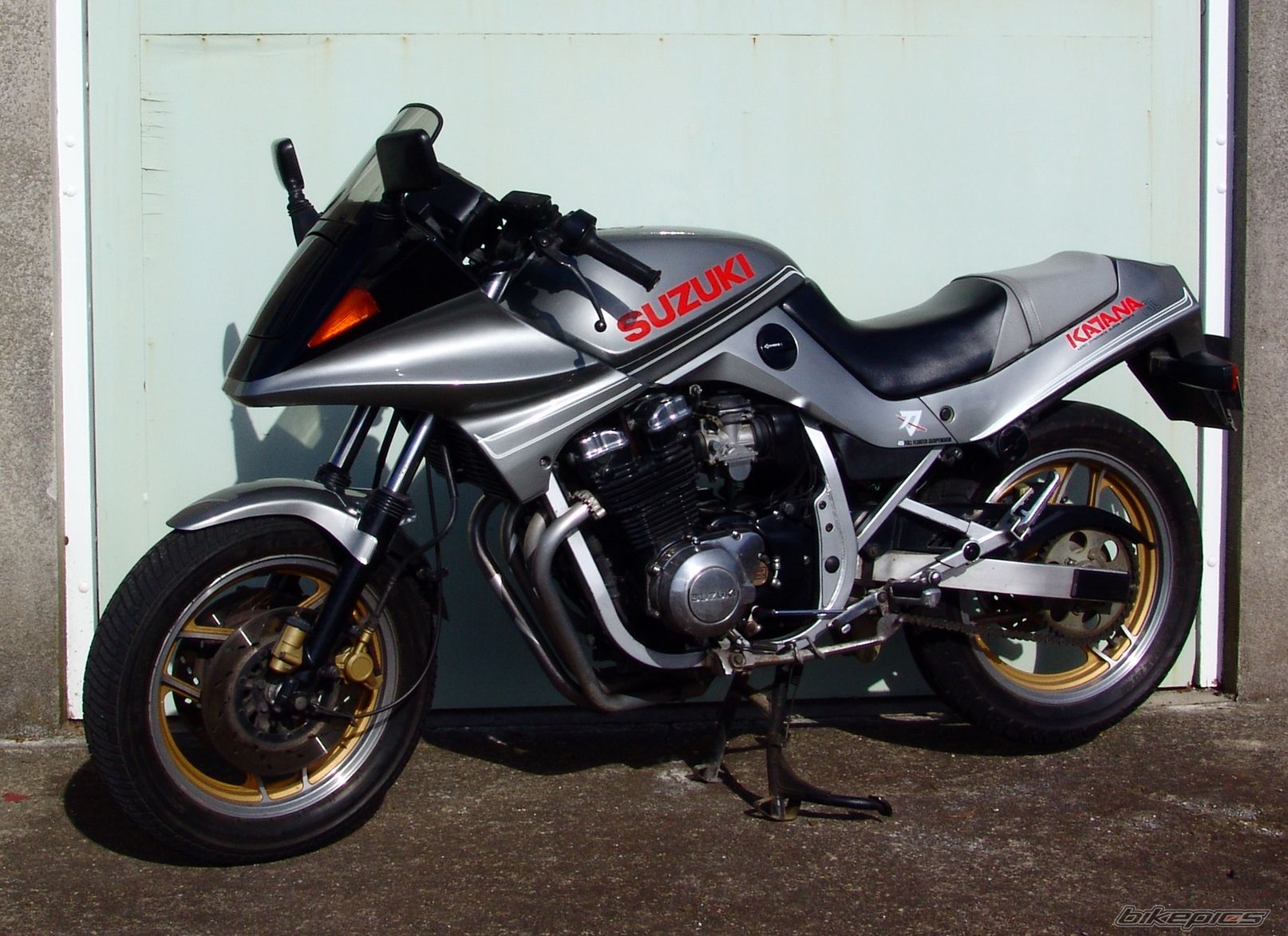 1986 SUZUKI GSX750S  KATANA | Picture 2206729 motorcycle photo
