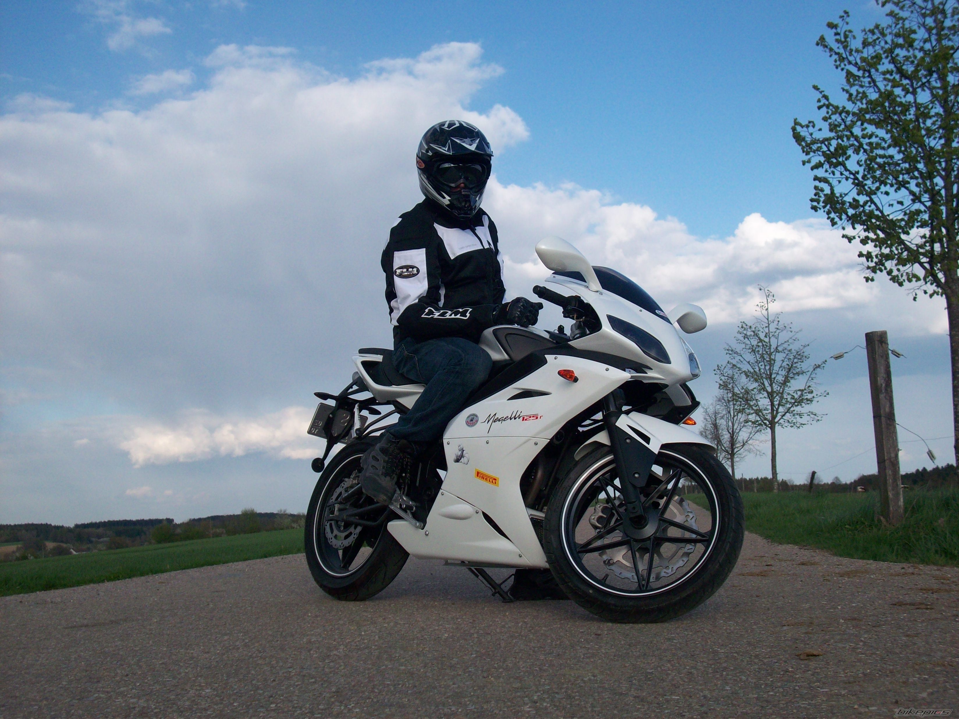 2011 HERCULES MEGELLI 125 R | Picture 2207007 motorcycle photo
