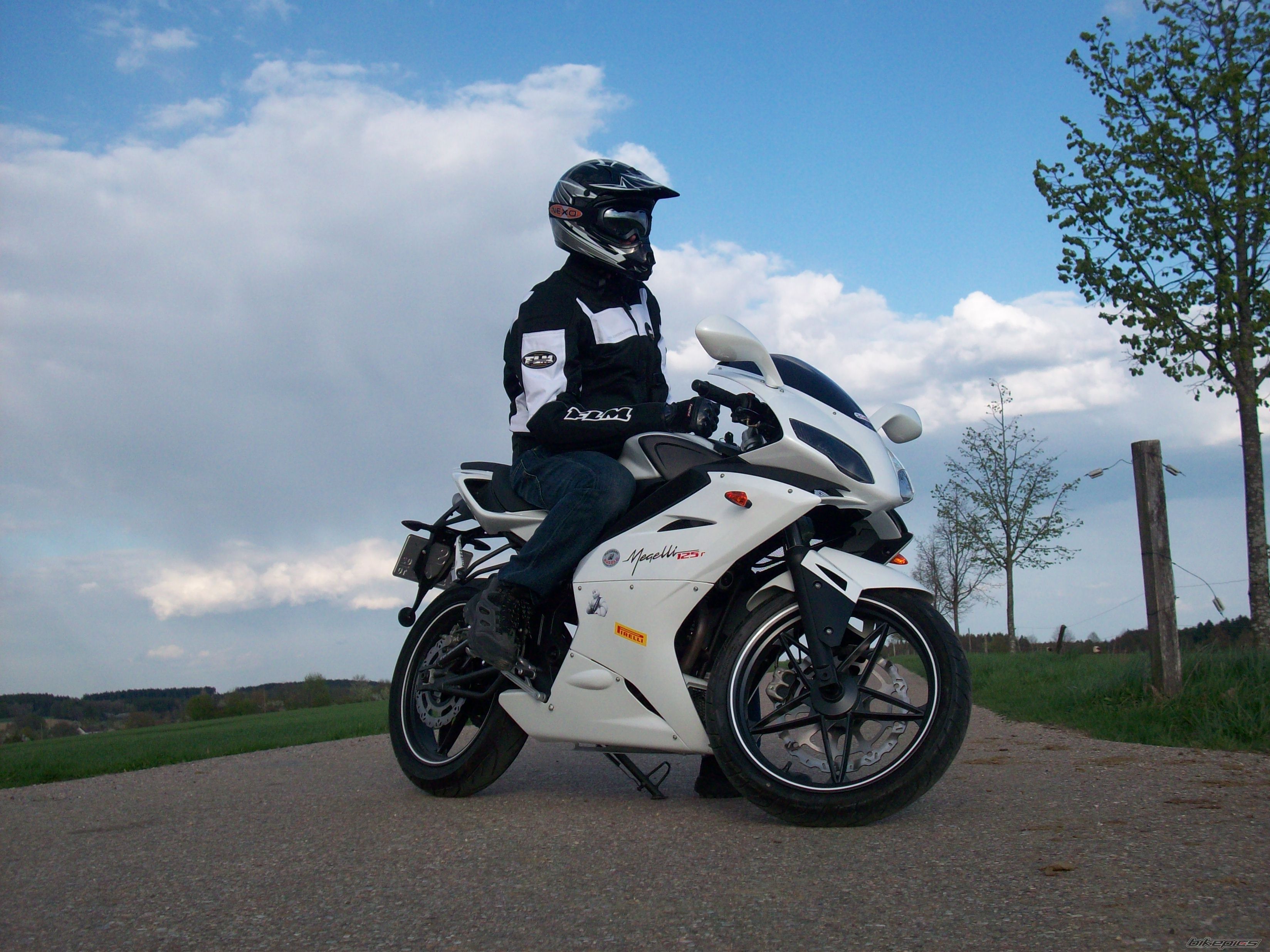 2011 HERCULES MEGELLI 125 R | Picture 2207008 motorcycle photo