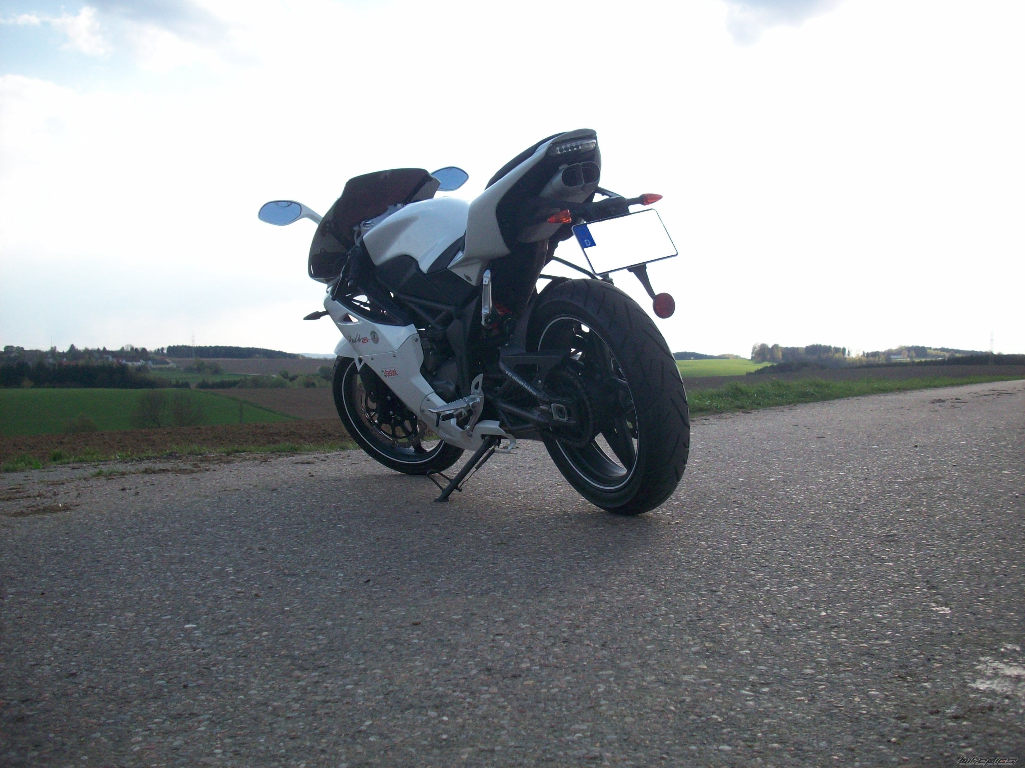 2011 HERCULES MEGELLI 125 R | Picture 2207012 motorcycle photo