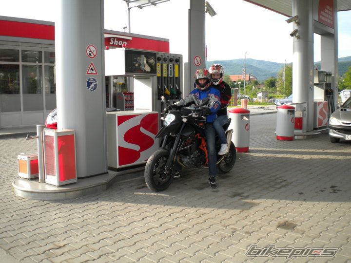 2011 KTM 690 SUPERMOTO | Picture 2207231 motorcycle photo
