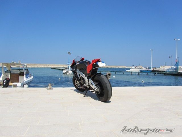2011 APRILIA RSV4 | Picture 2207830 motorcycle photo