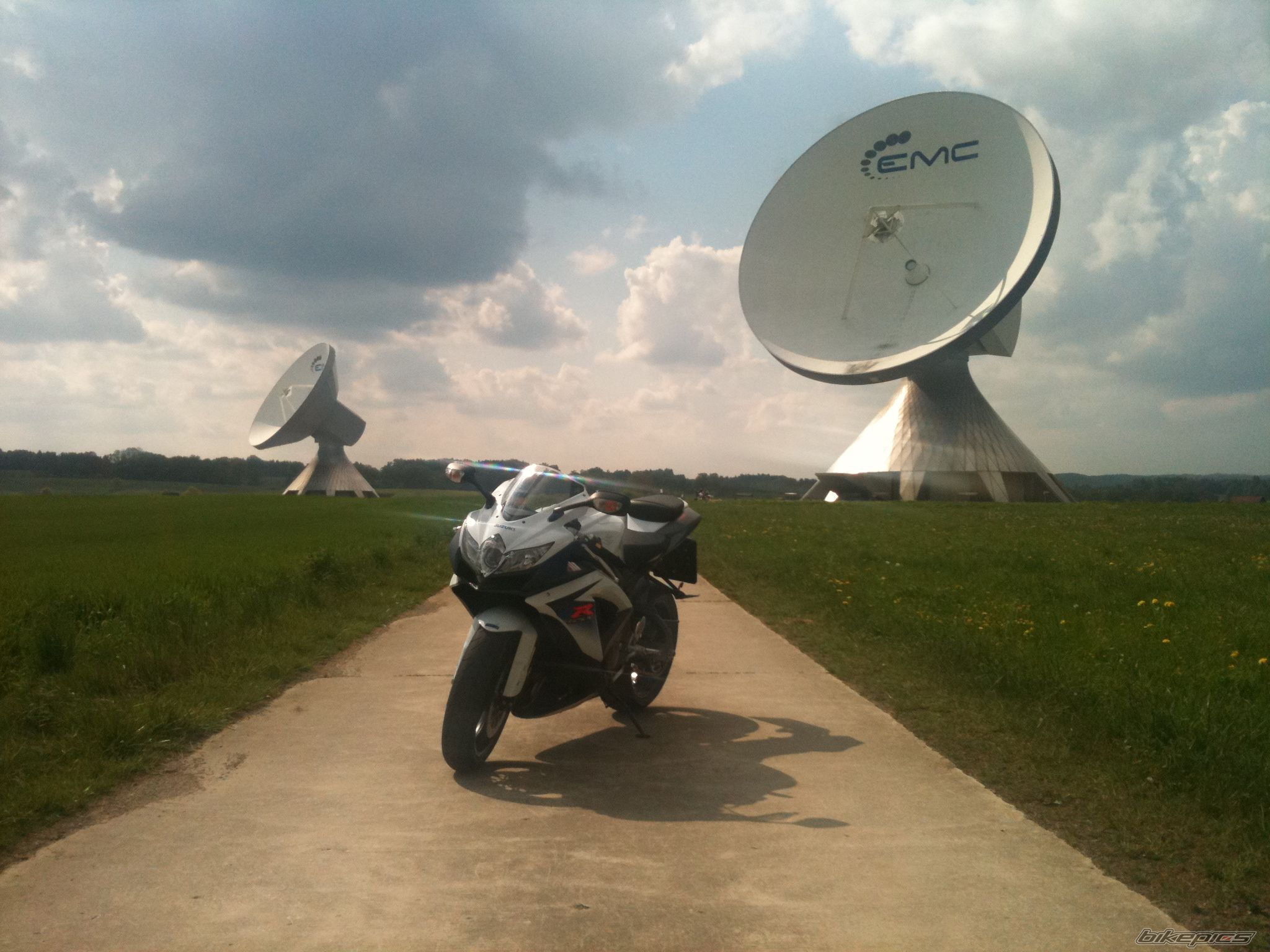2010 SUZUKI GSX R 750 | Picture 2209447 motorcycle photo