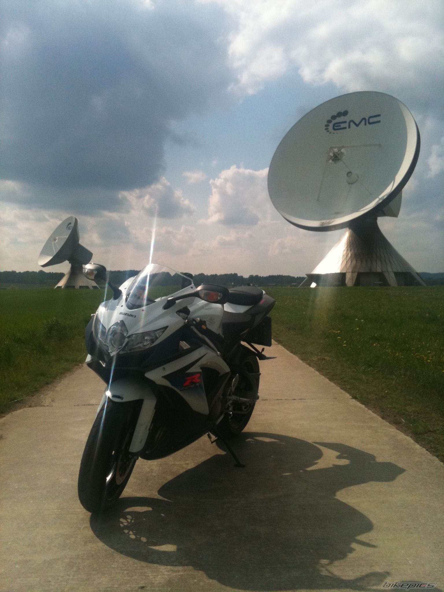 2010 SUZUKI GSX R 750 | Picture 2209459 motorcycle photo