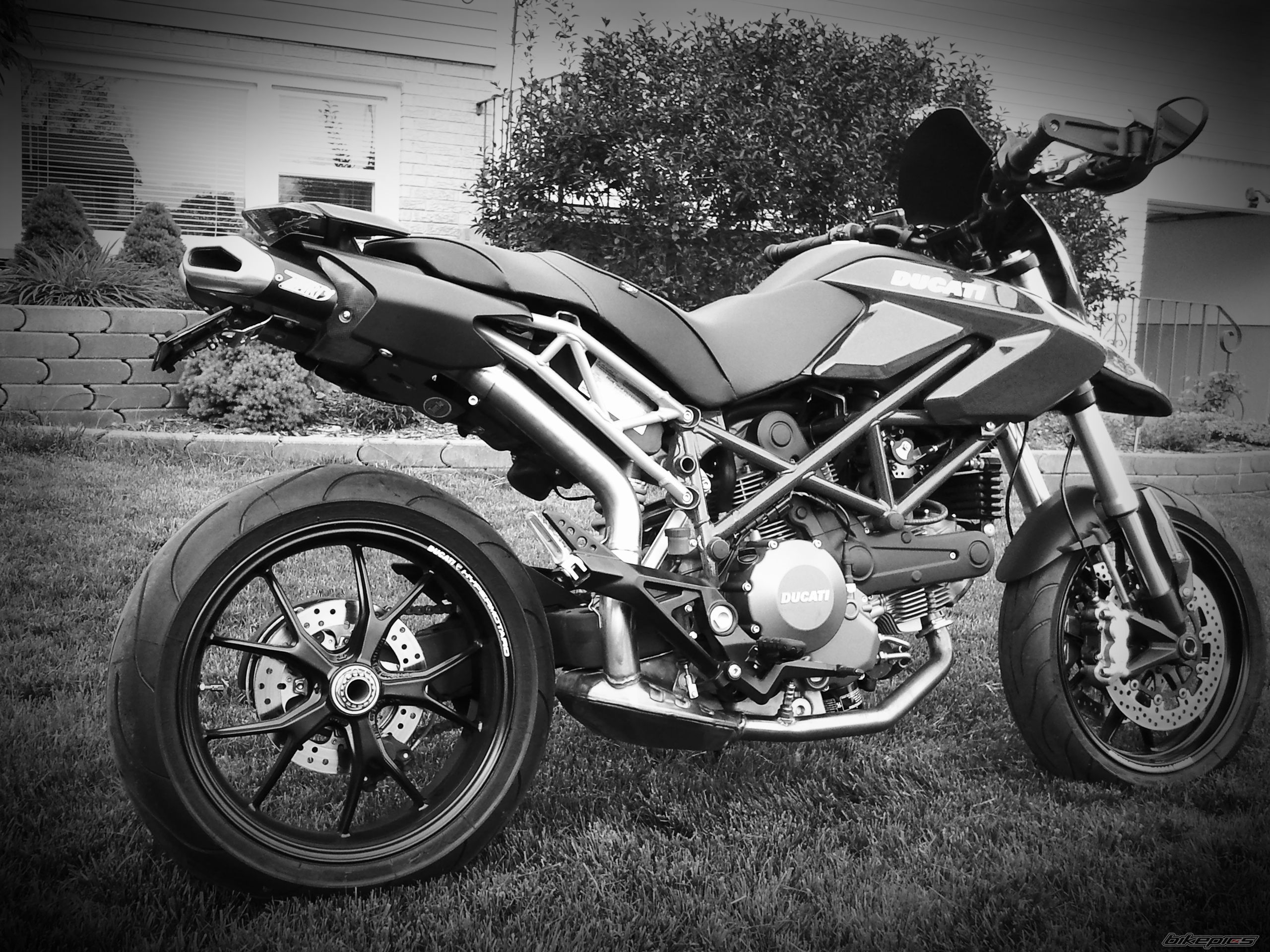 2009 DUCATI HYPERMOTARD 1100 | Picture 2210185 motorcycle photo