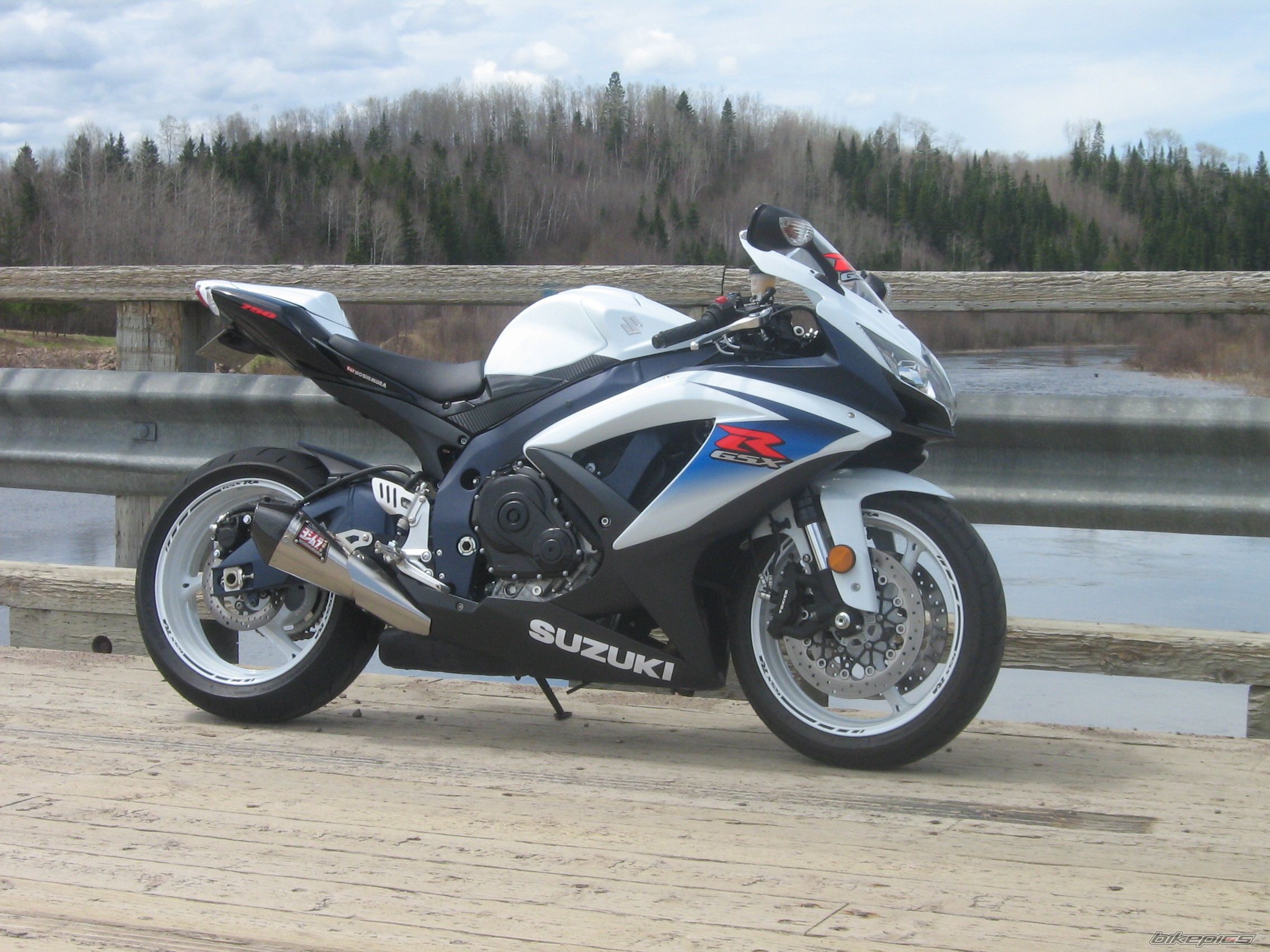 2010 SUZUKI GSX R 750 | Picture 2210518 motorcycle photo