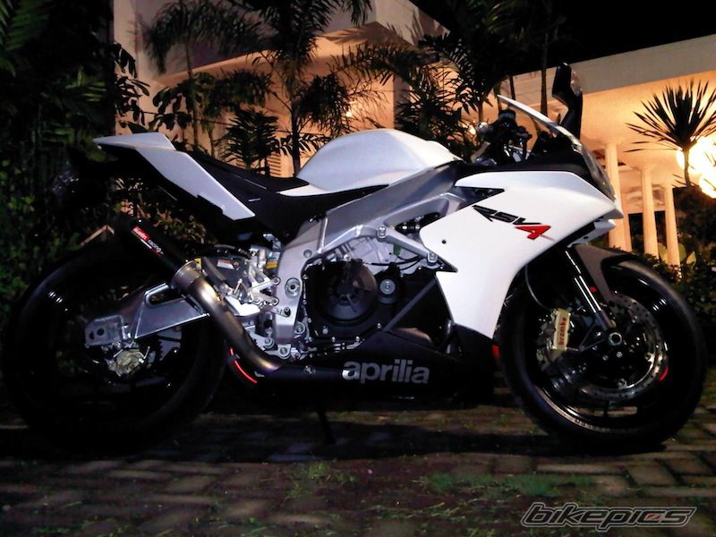 2010 APRILIA RSV4 | Picture 2211499 motorcycle photo