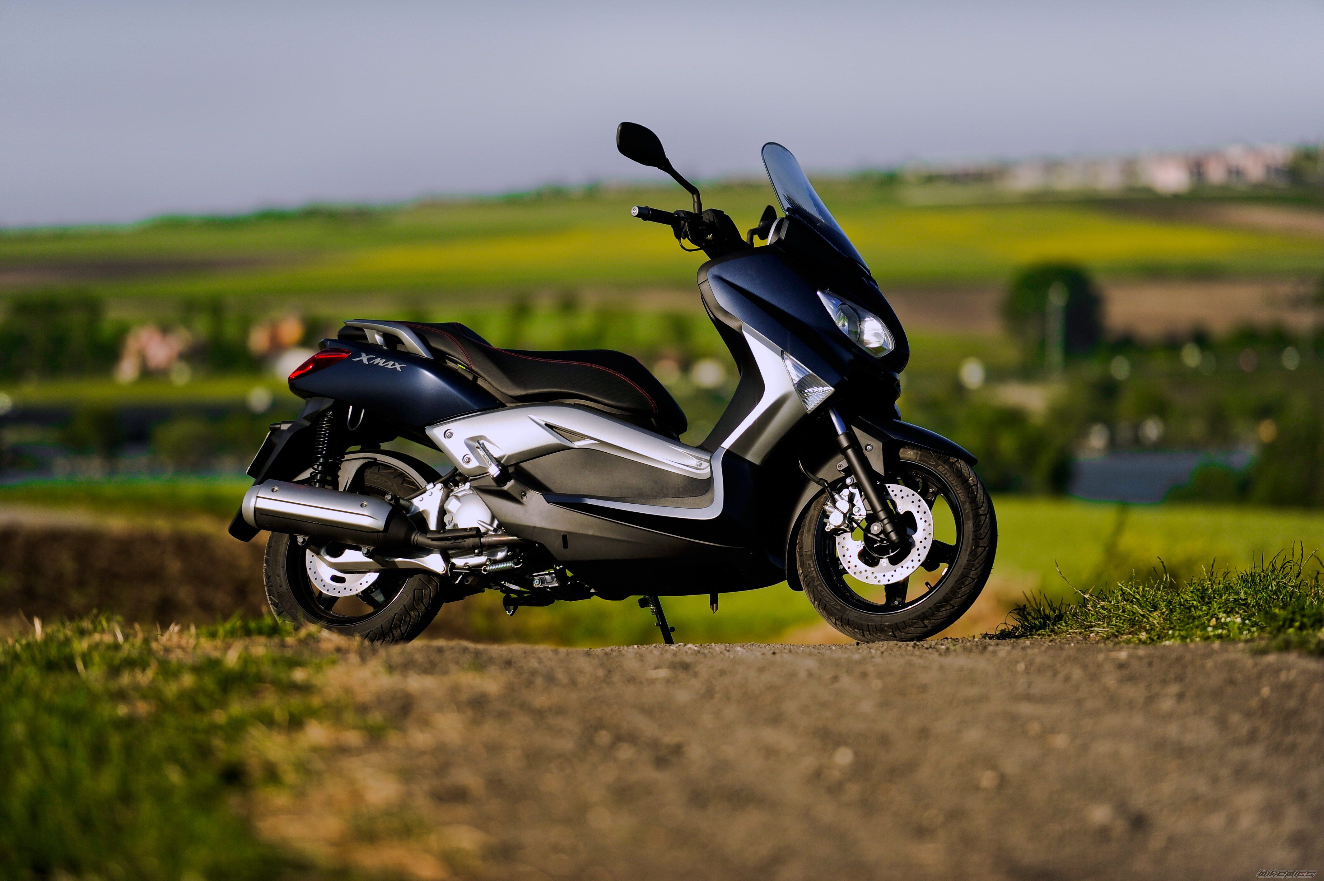 2011 YAMAHA XMAX | Picture 2215261 motorcycle photo