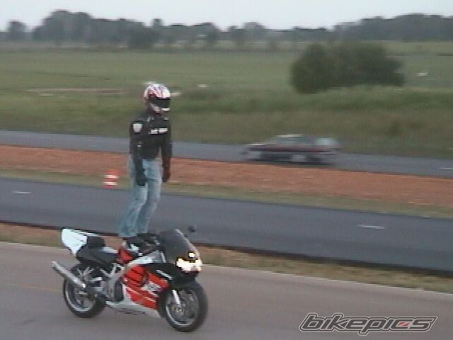 1999 HONDA CBR 900RR FIREBLADE | Picture 2215280 motorcycle photo