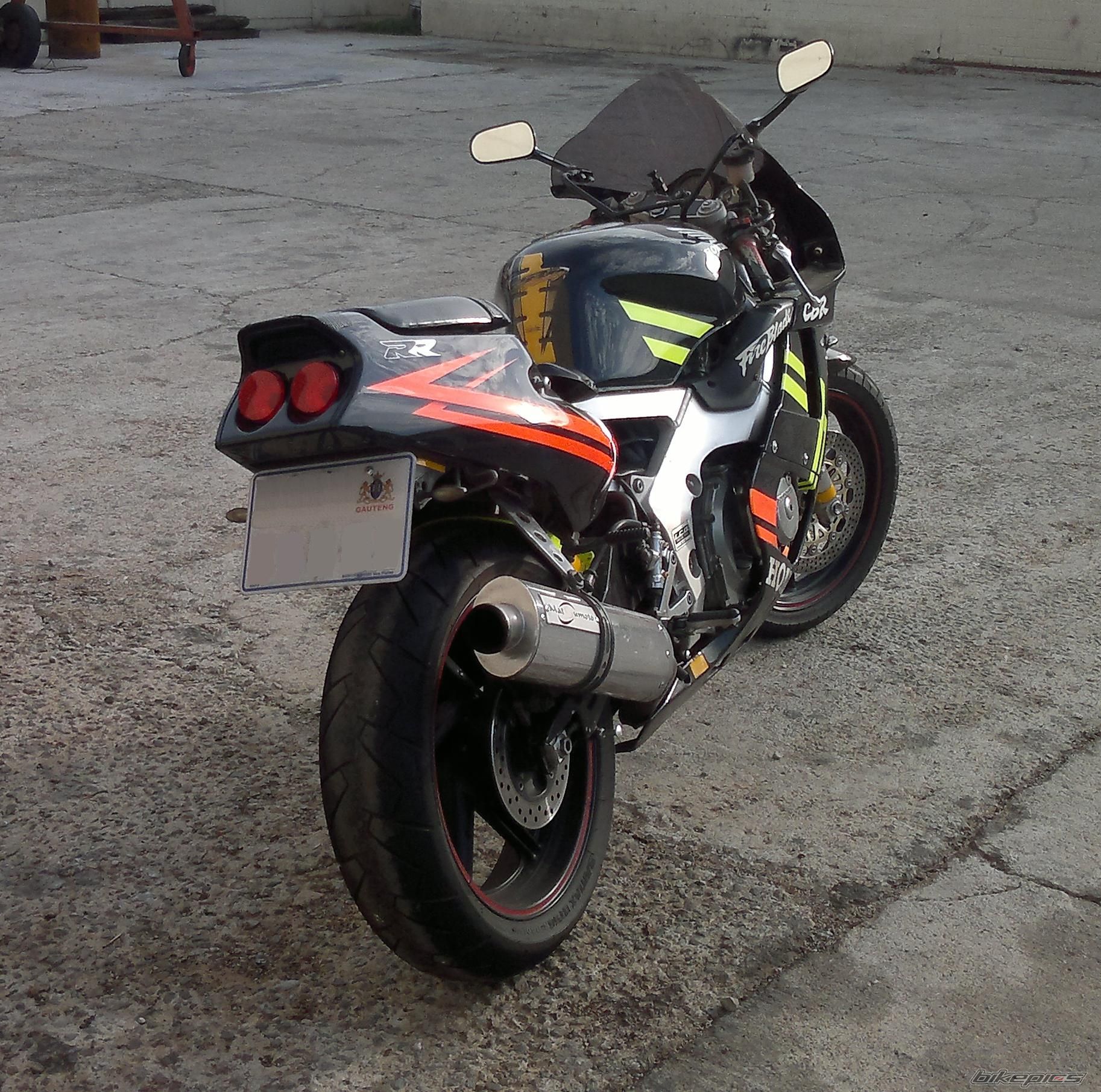 2004 HONDA CBR 400 | Picture 2215989 motorcycle photo