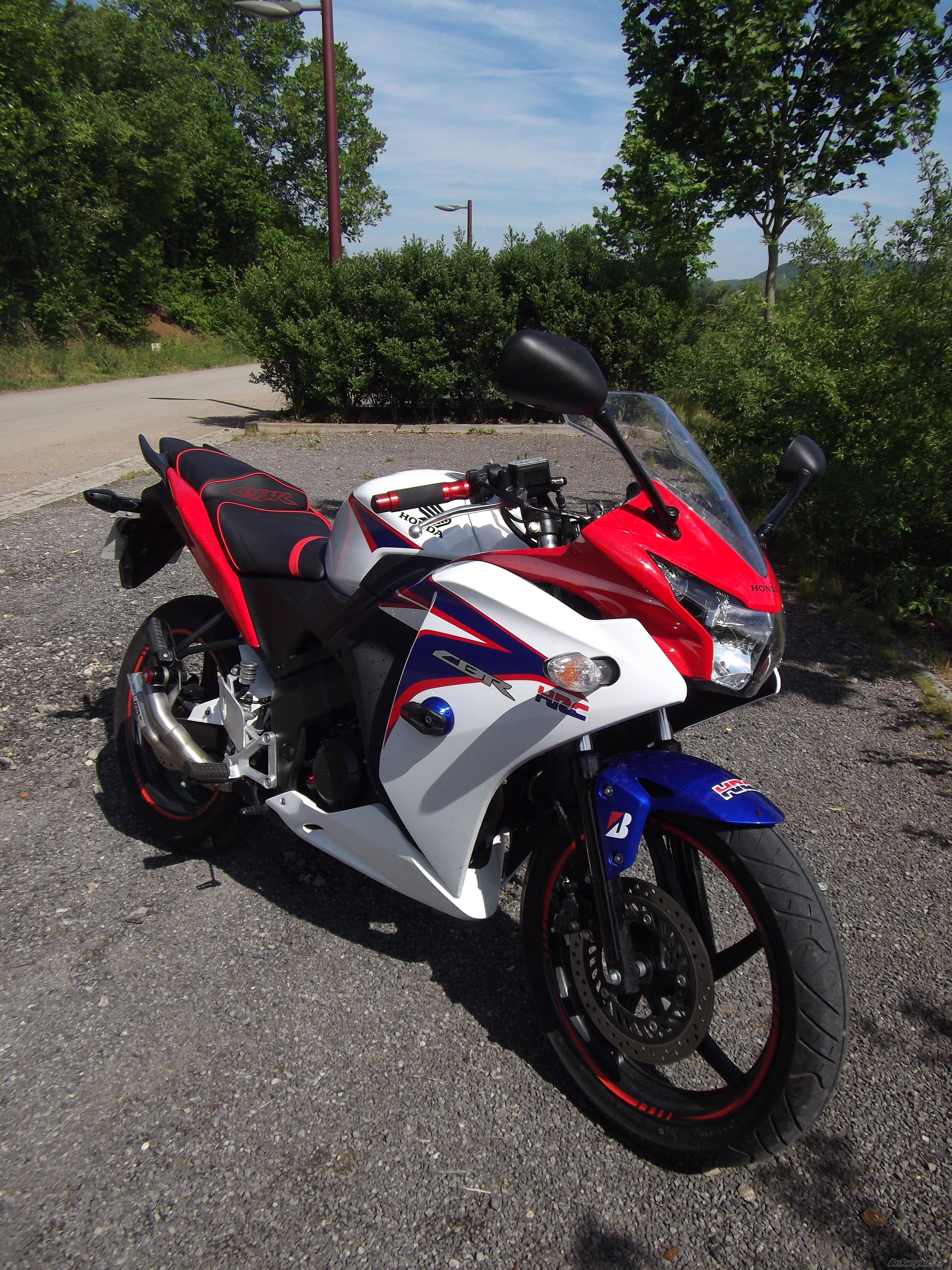 2011 HONDA CBR 125 | Picture 2217652 motorcycle photo