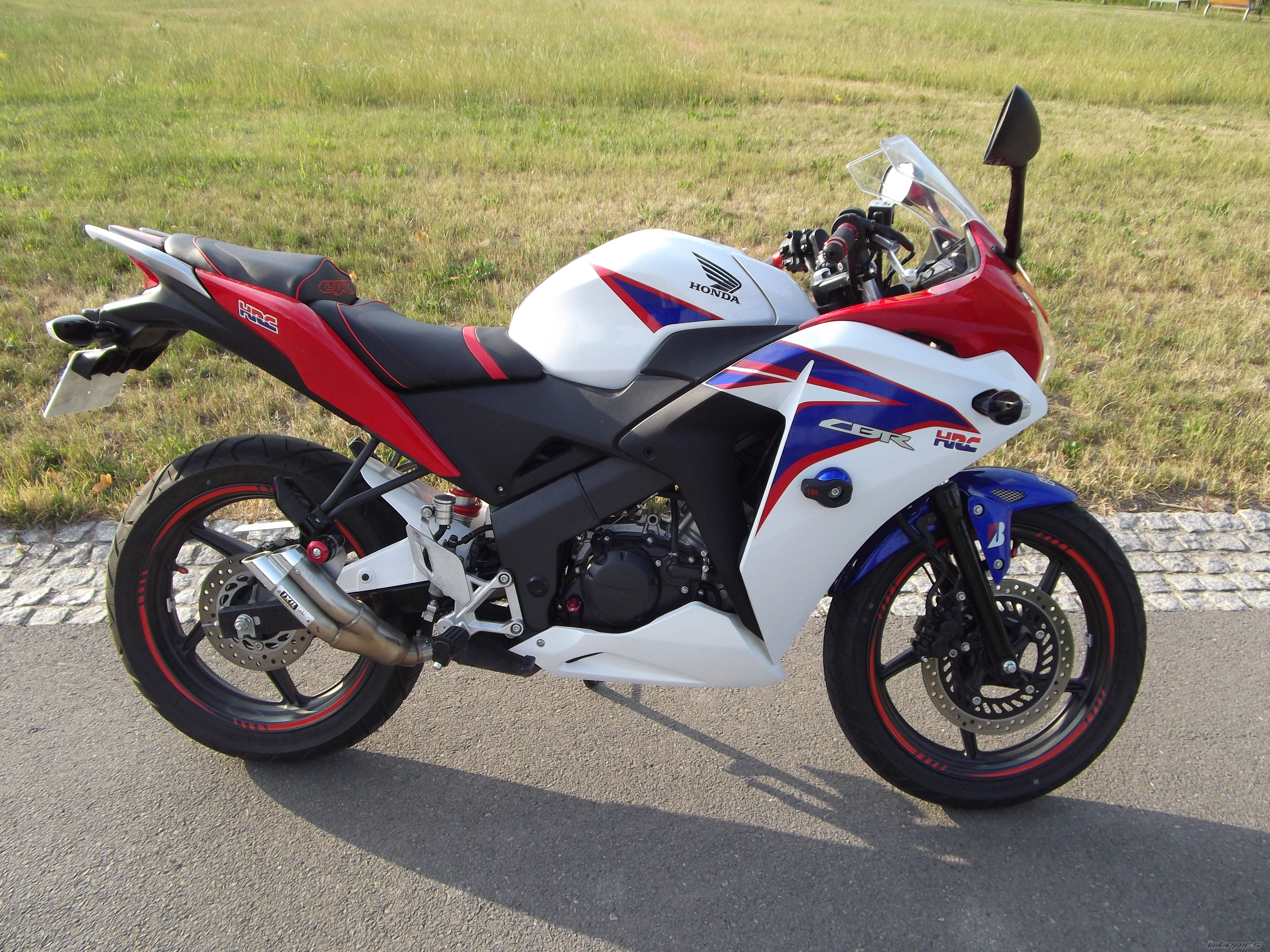 2011 HONDA CBR 125 | Picture 2218622 motorcycle photo