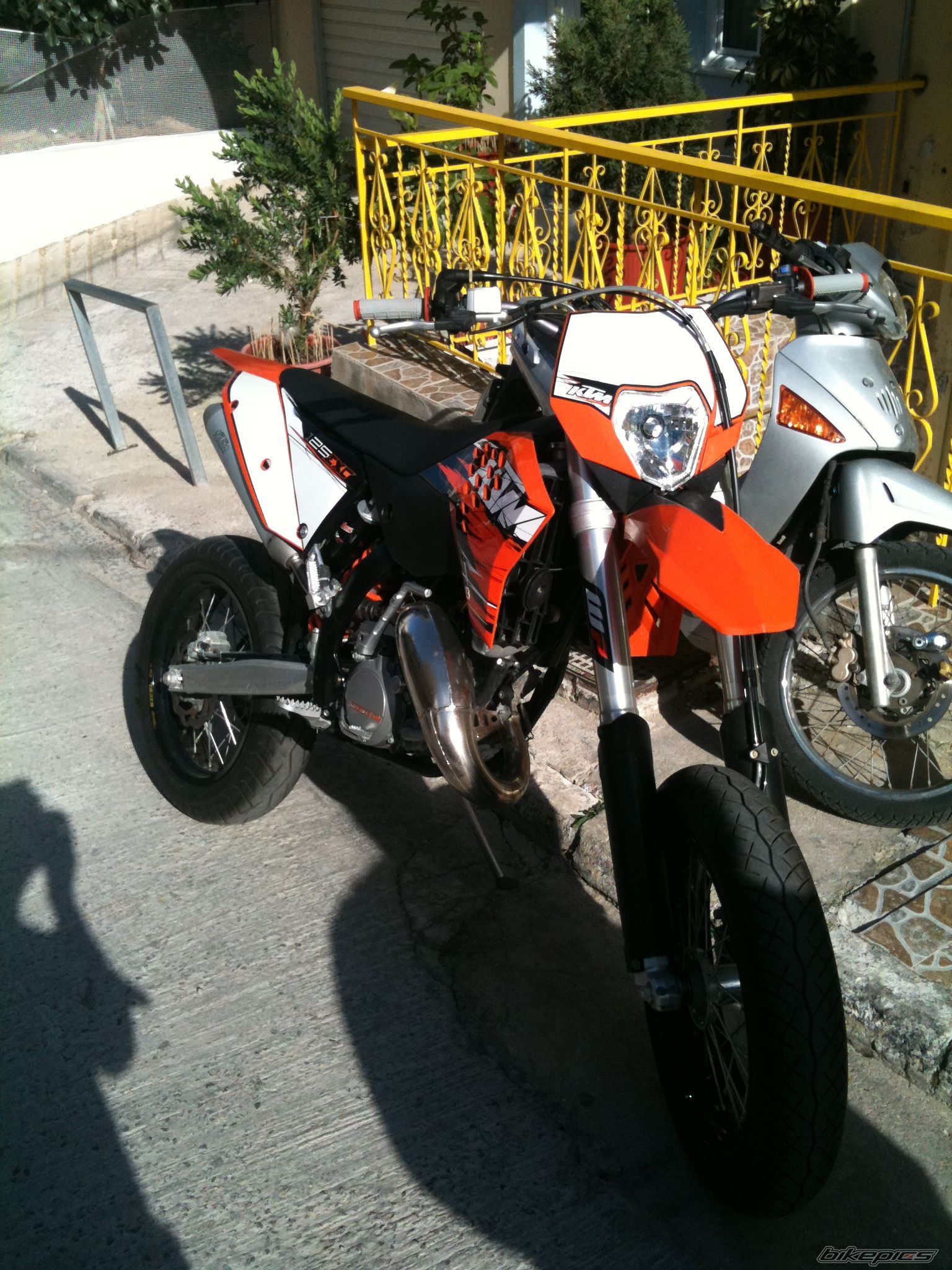 2009 KTM 690 DUKE | Picture 2220862 motorcycle photo