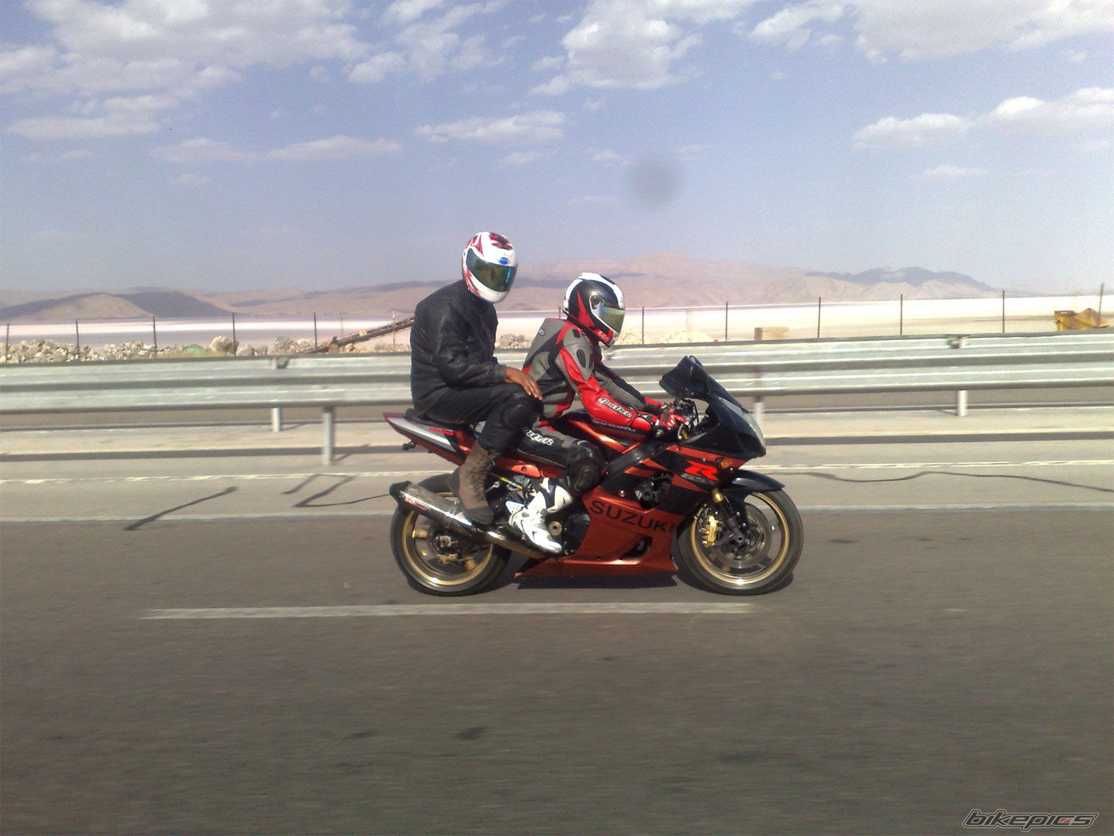 2008 YAMAHA YZF R1 | Picture 2224029 motorcycle photo