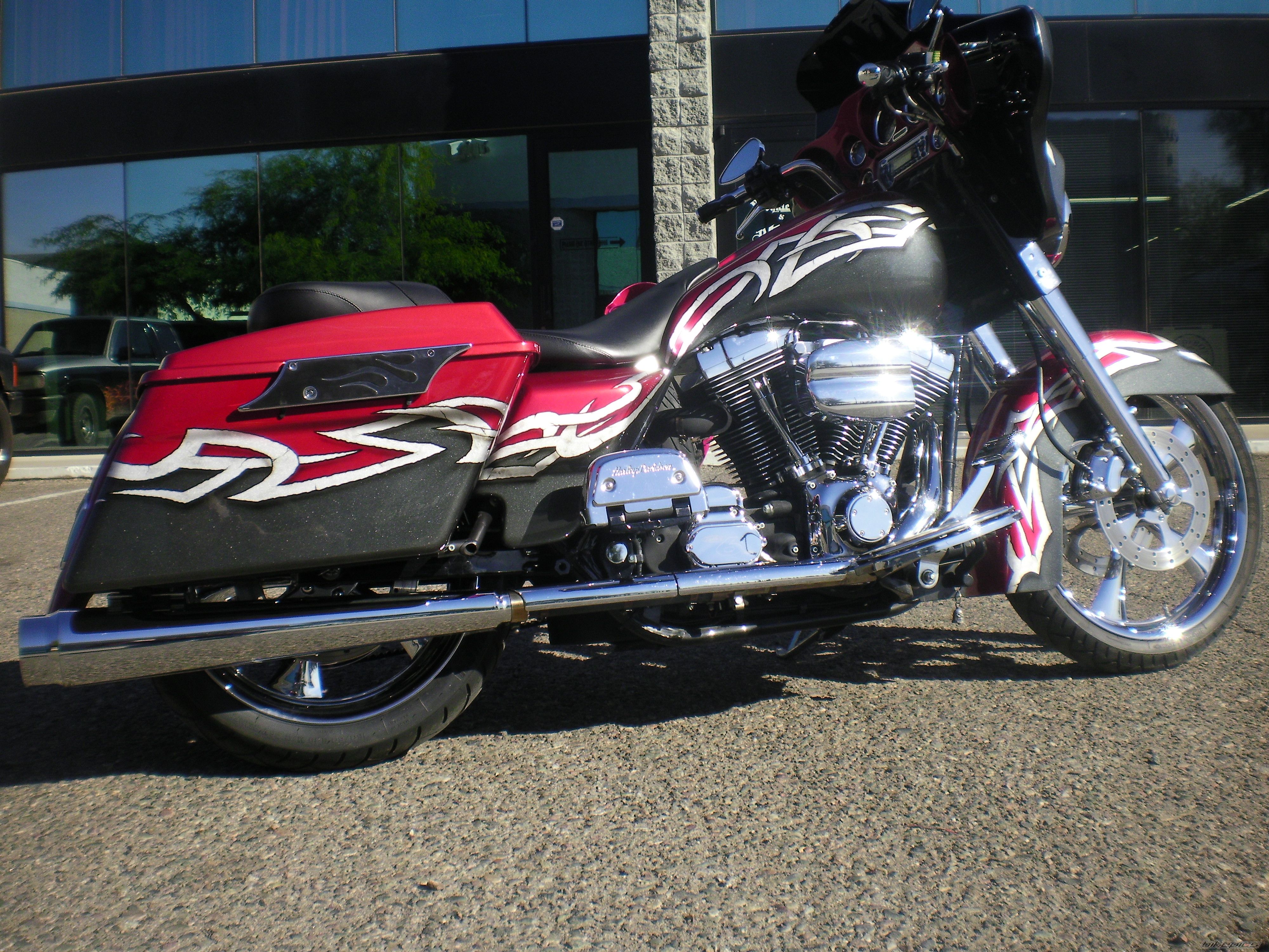 2006 HARLEY DAVIDSON HARLEY DAVISON ROAD KING CLASSIC | Picture 2225255 motorcycle photo