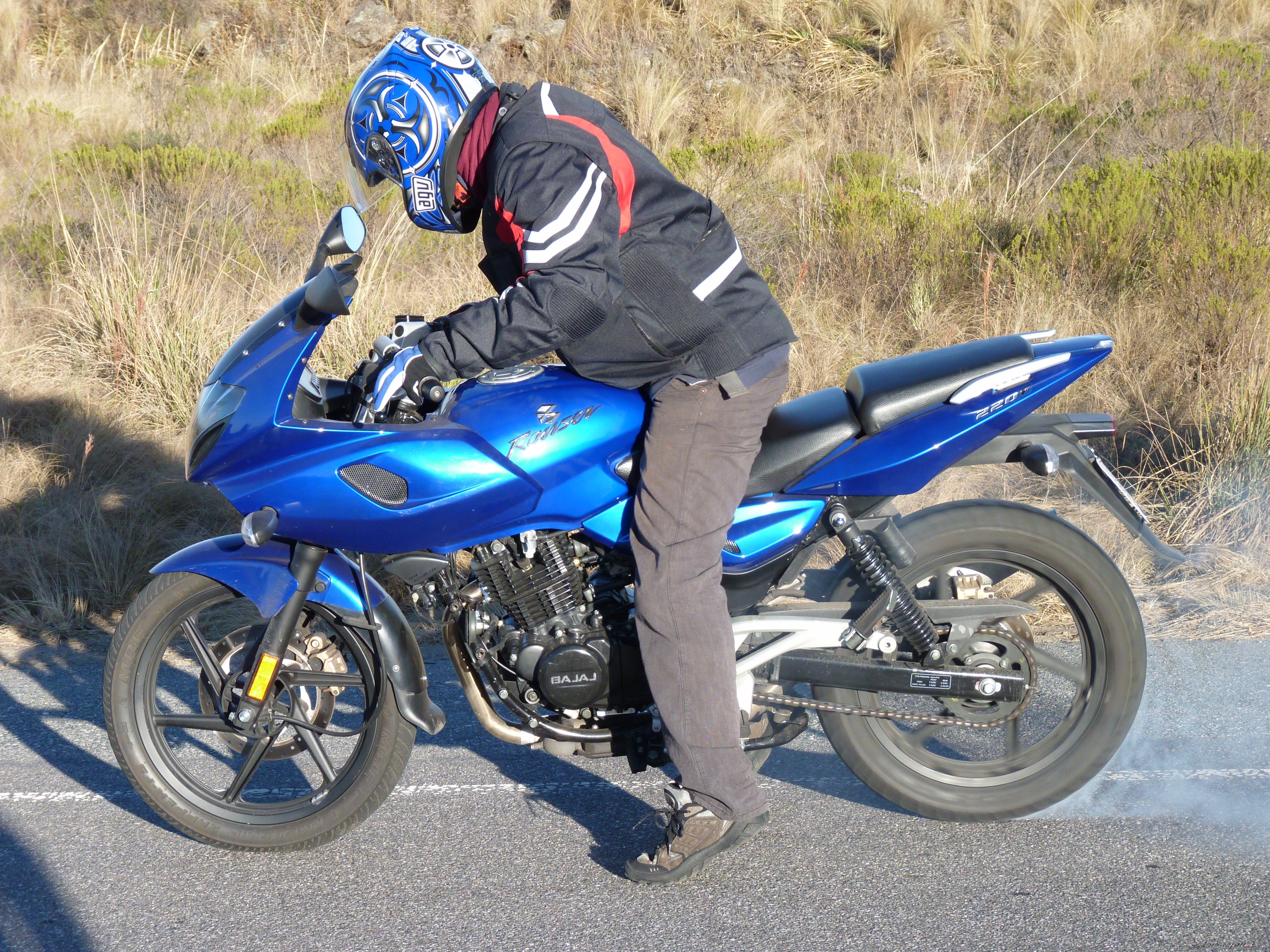2010 BAJAJ PULSAR 220F | Picture 2231014 motorcycle photo