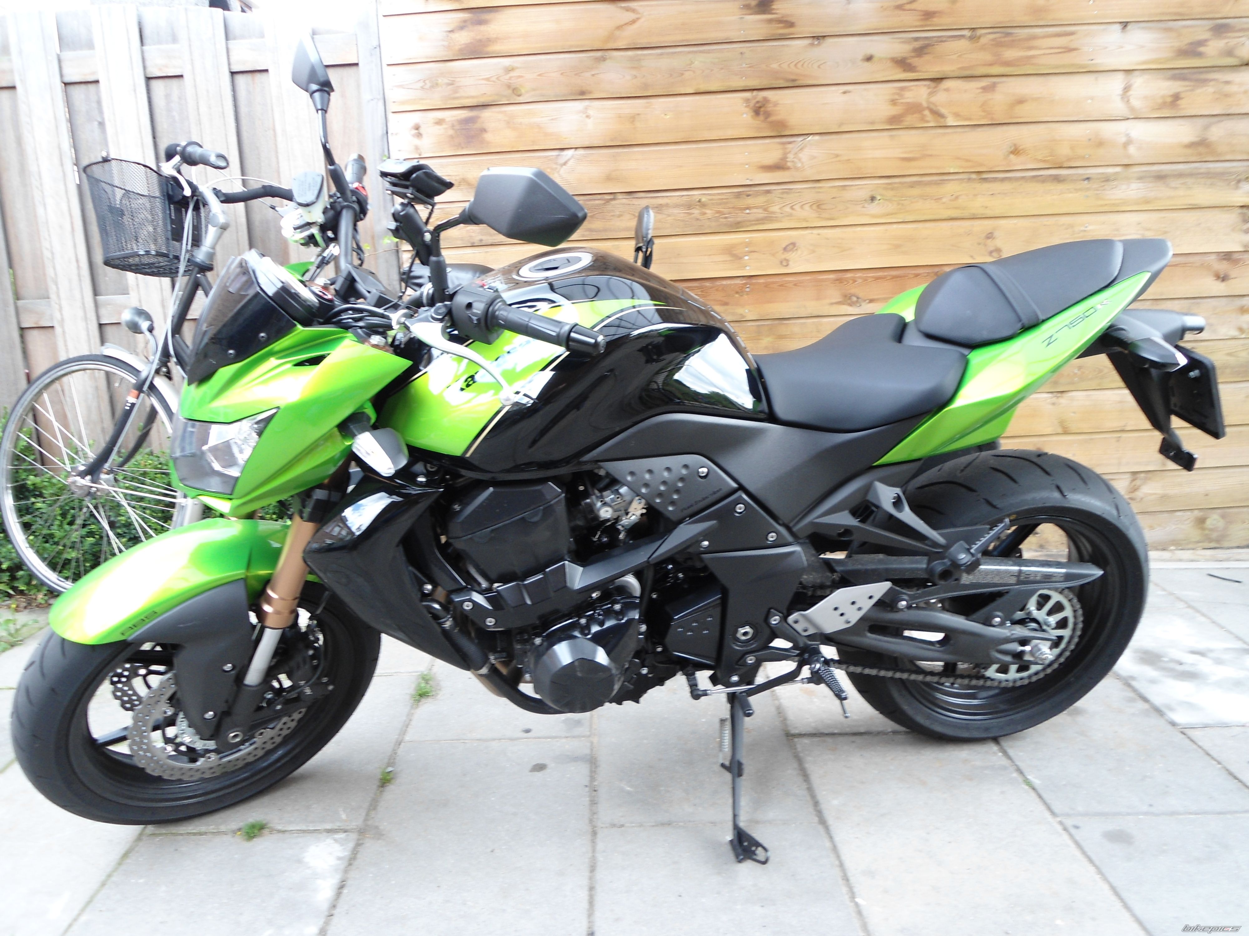 2011 KAWASAKI Z 750 R | Picture 2232794 motorcycle photo