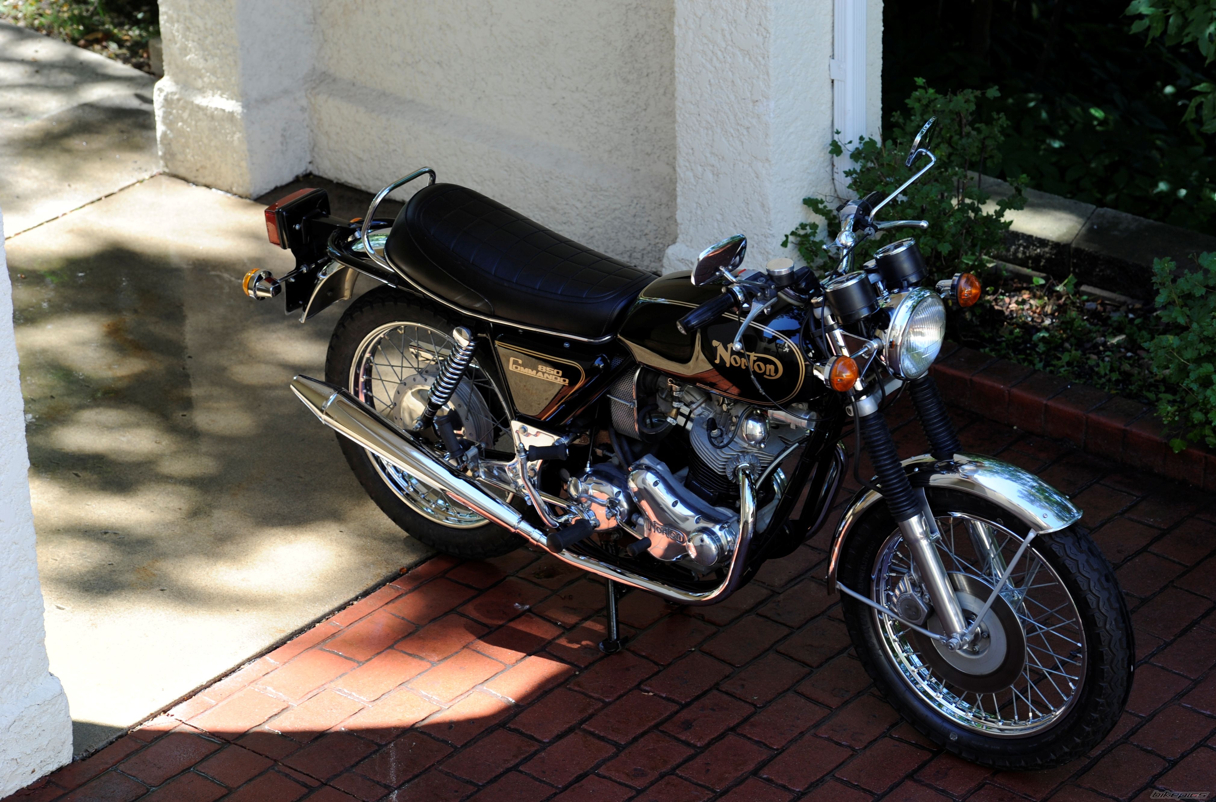 1974 NORTON 850 COMMANDO | Picture 2235786 motorcycle photo
