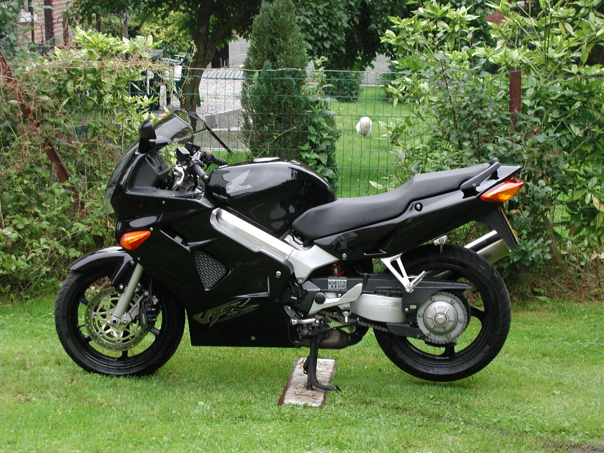 2003 YAMAHA FZS 1000 FAZER | Picture 2236487 motorcycle photo