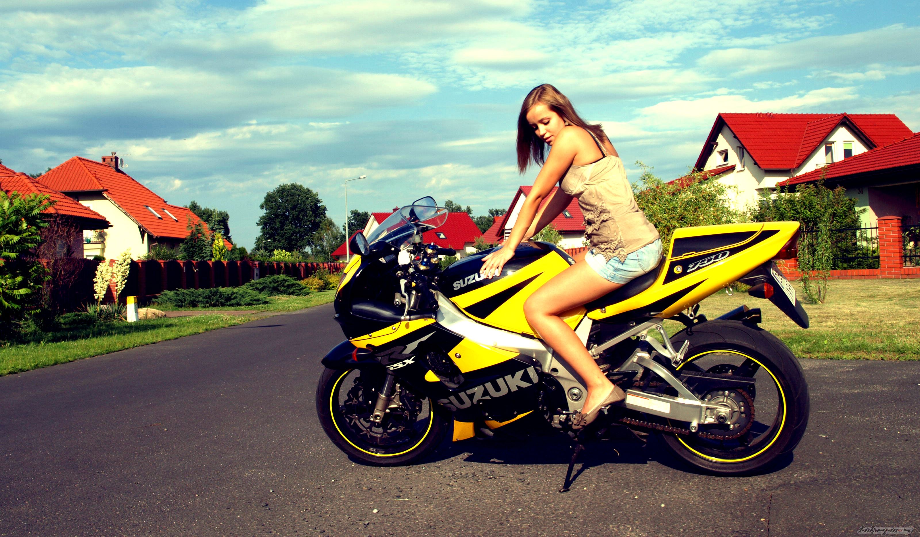 2001 SUZUKI GSX R 750 | Picture 2237467 motorcycle photo